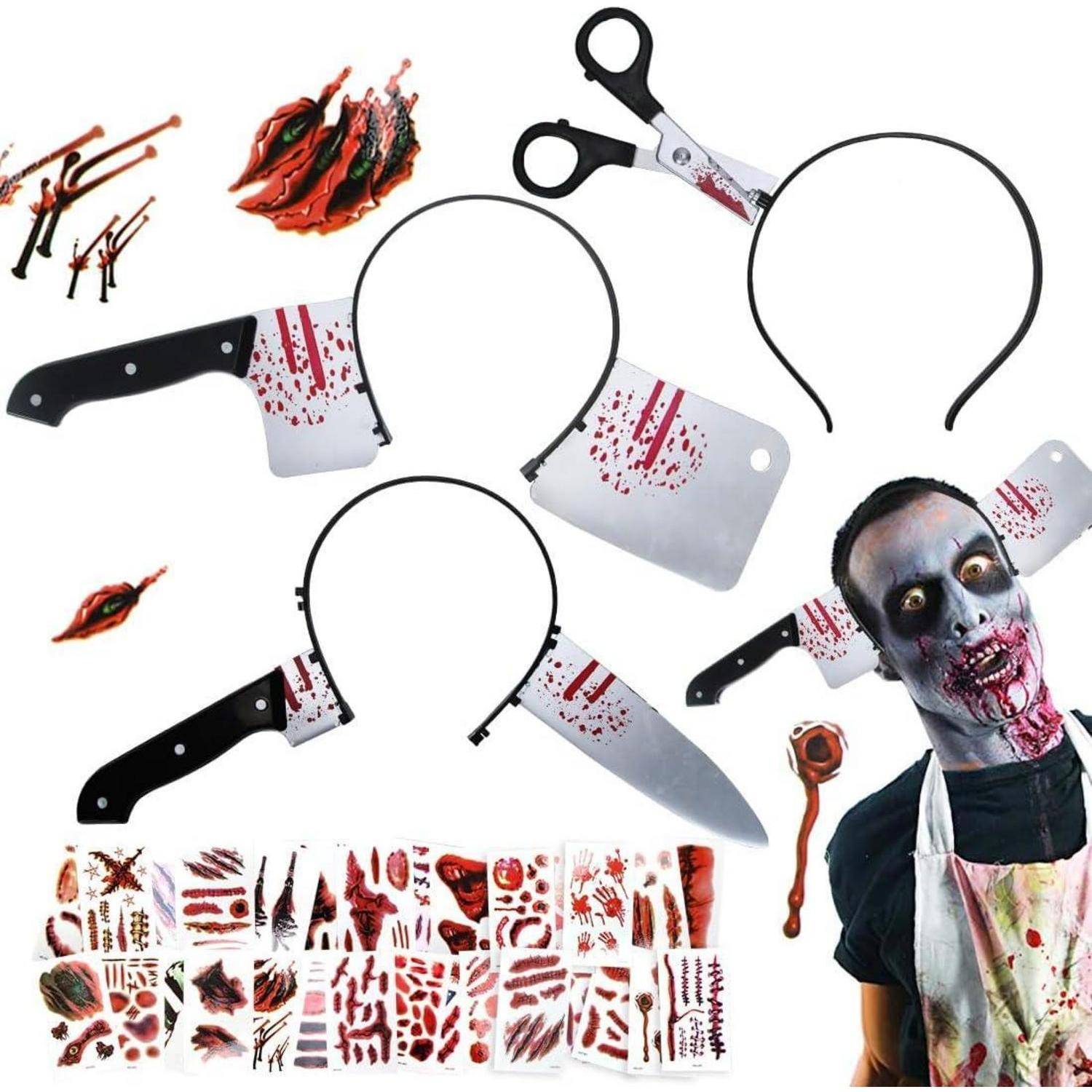 Eine Sammlung von Halloween-themenbezogenen Küchenutensilien und -zubehör mit gefälschten Blutspritzern, darunter Messer, Scheren und Arme.