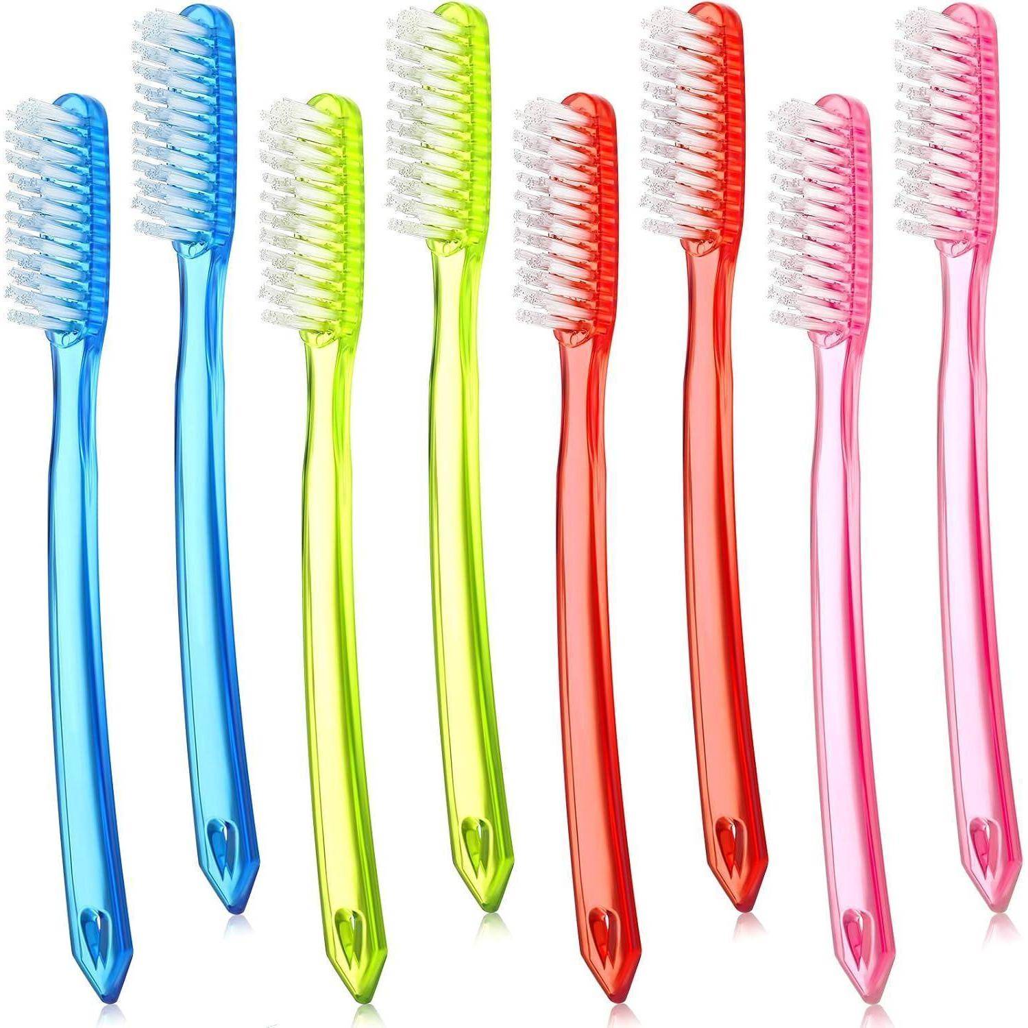 Acht farbenfroh bunte Zahnbürsten in Blau, Grün, Orange und Rosa, nebeneinander auf einem weißen Hintergrund angeordnet.