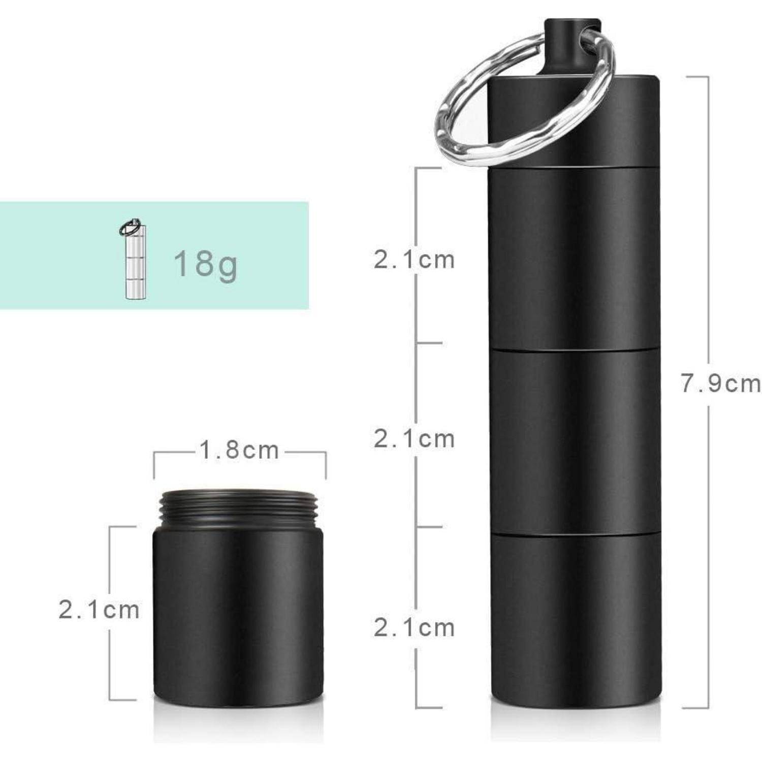 Gestapelter schwarzer zylindrischer Pillendose mit Schlüsselring, misst 7,9 cm in der Höhe. Jeder Abschnitt ist 2,1 cm hoch und 1,8 cm breit. Gesamtgewicht beträgt 18g.