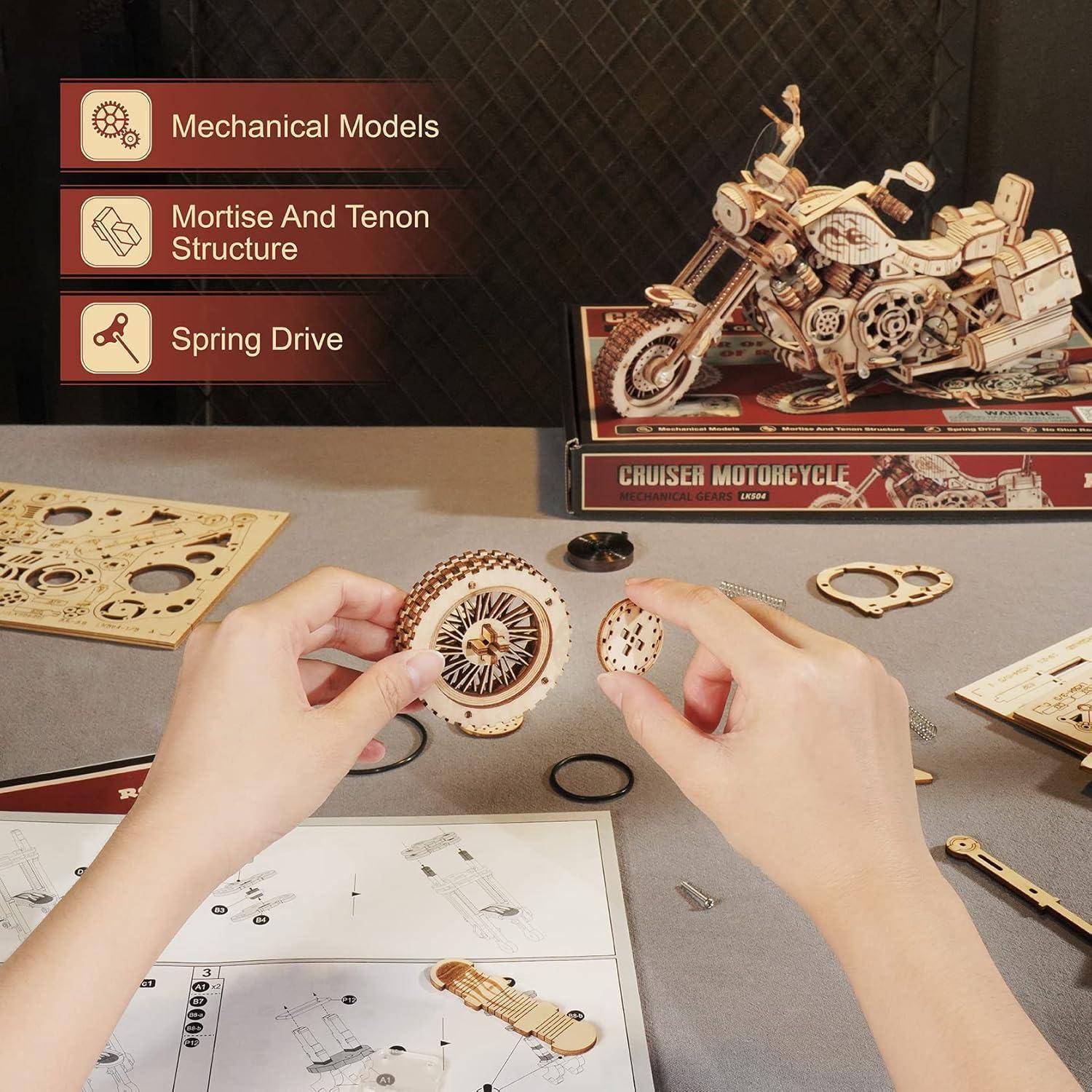 3D Puzzle Holzmodell Cruiser Motorrad mit Federantrieb