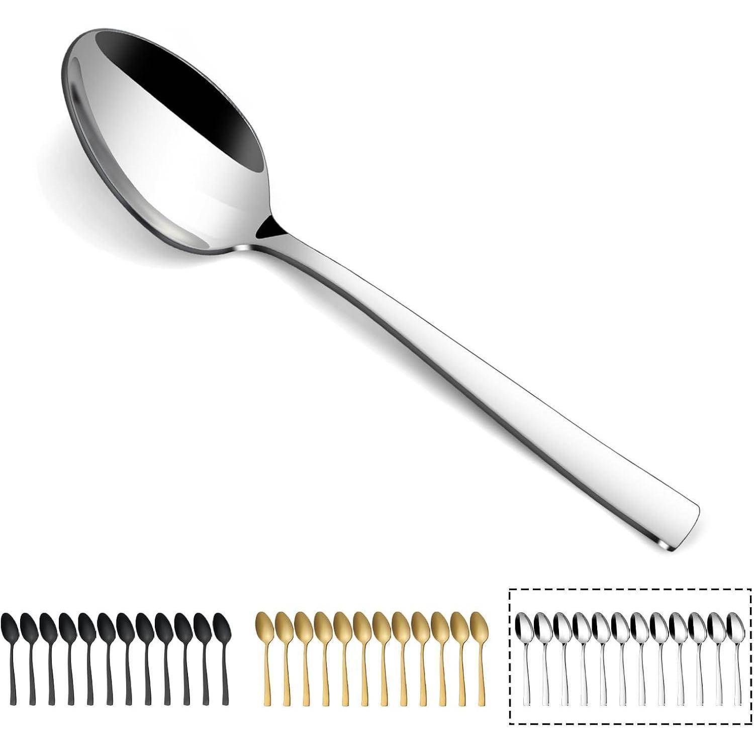 Ein großer Löffel aus Edelstahl wird über kleineren Ansammlungen von Löffeln in Schwarz, Gold und Silber gezeigt.
