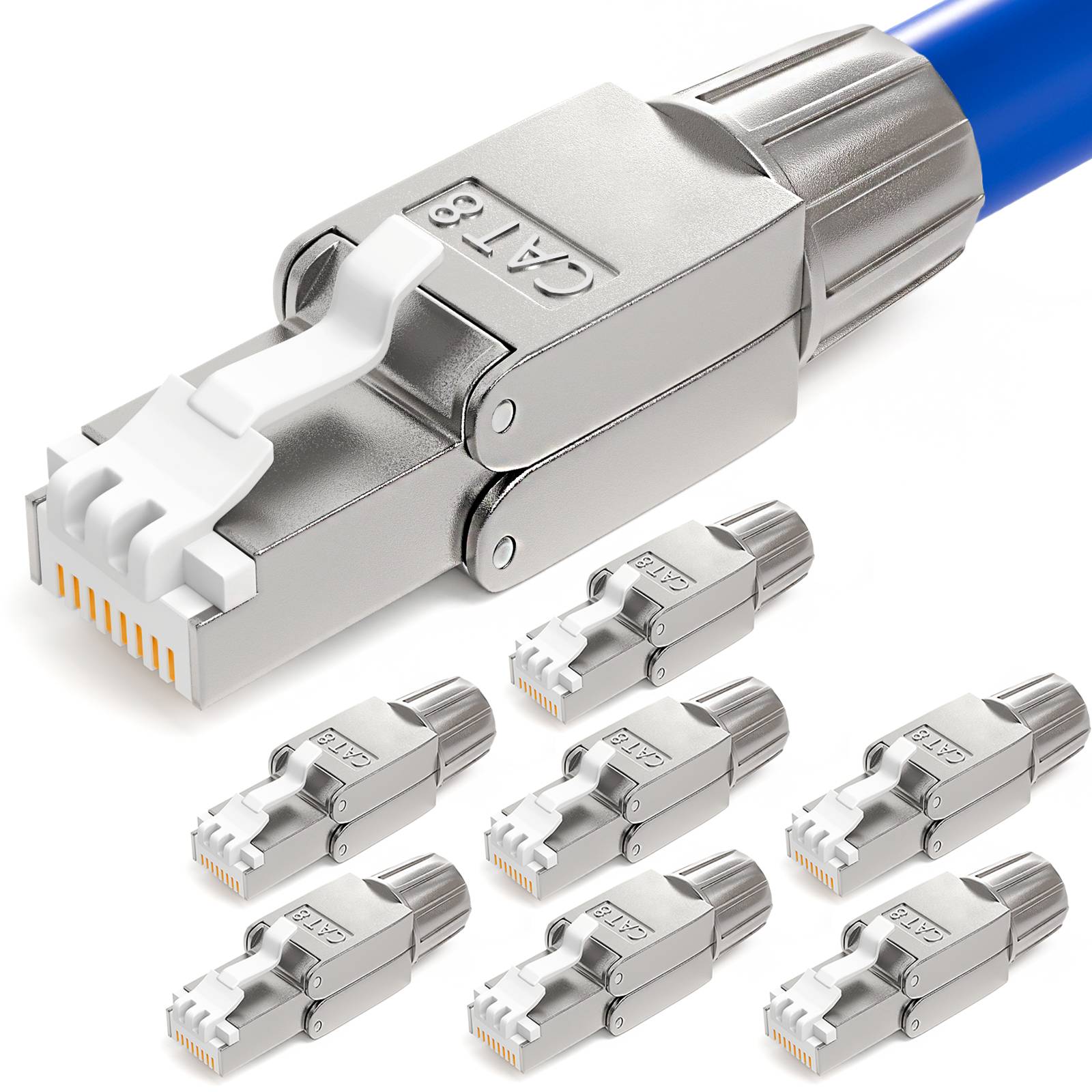 Nahaufnahme eines Metallsteckers für CAT8-Ethernet-Kabel mit mehreren kleineren Ansichtswinkeln desselben Steckers darunter auf weißem Hintergrund.