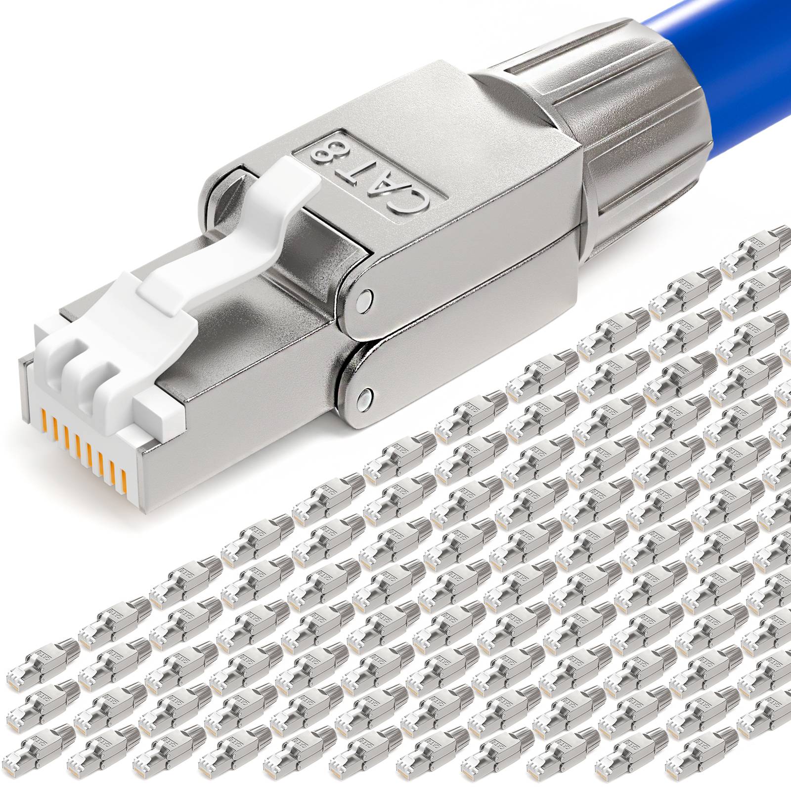 Ethernet-Kabel mit einem CAT7-Stecker, der über einem wiederholten Muster von kleinen Stecker-Symbolen abgebildet ist und ein Netzwerkkabelkonzept veranschaulicht.