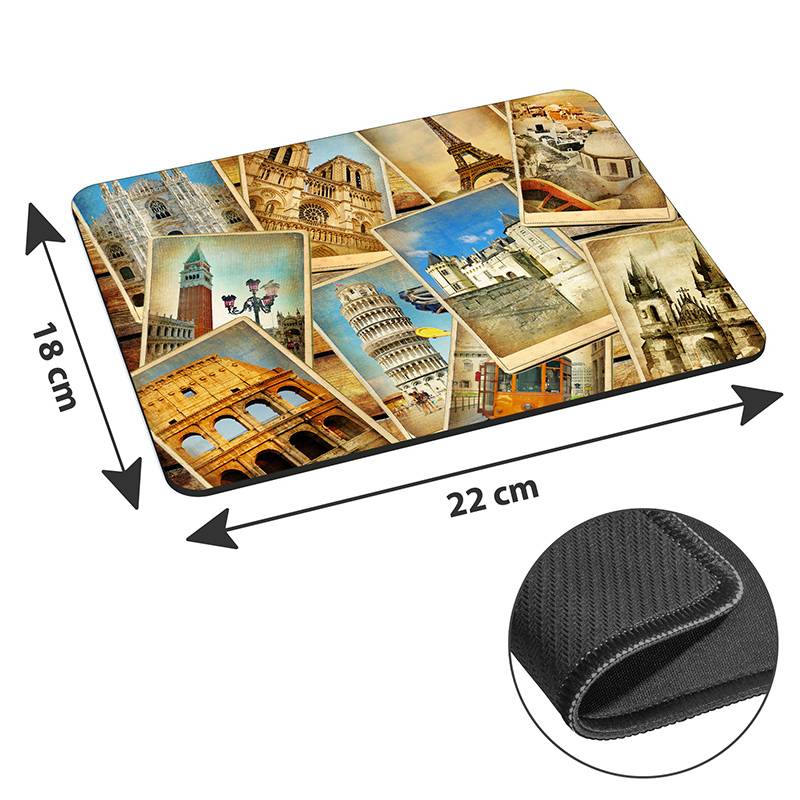 Mousepad mit Collage berühmter Sehenswürdigkeiten wie dem Eiffelturm und dem Kolosseum. Abmessungen: 22 cm x 18 cm. Schwarze rutschfeste Unterseite sichtbar.