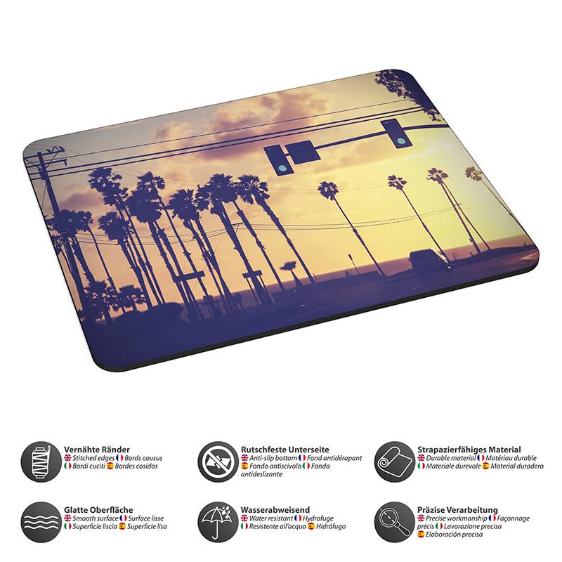 Sonnenuntergangsansicht von Palmen und Verkehrsampeln mit einem Himmelhintergrund auf einer rechteckigen Oberfläche. Symbole und Text beschreiben Materialeigenschaften.