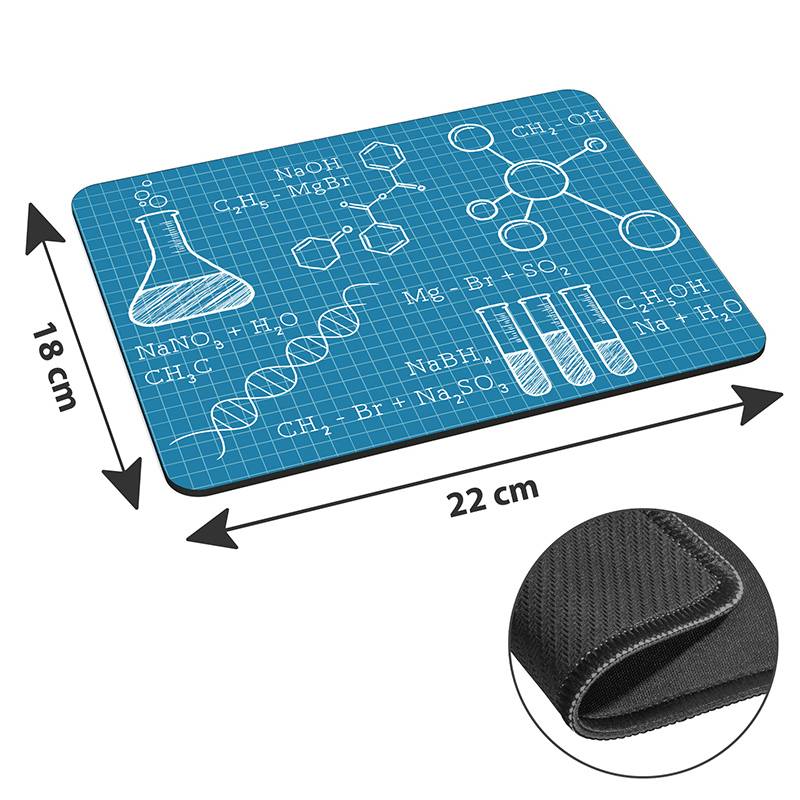 Blaues Chemie-Mousepad mit chemischen Formeln und Moleküldiagrammen; Abmessungen betragen 22 cm x 18 cm mit einem schwarzen Zierstich am Rand.