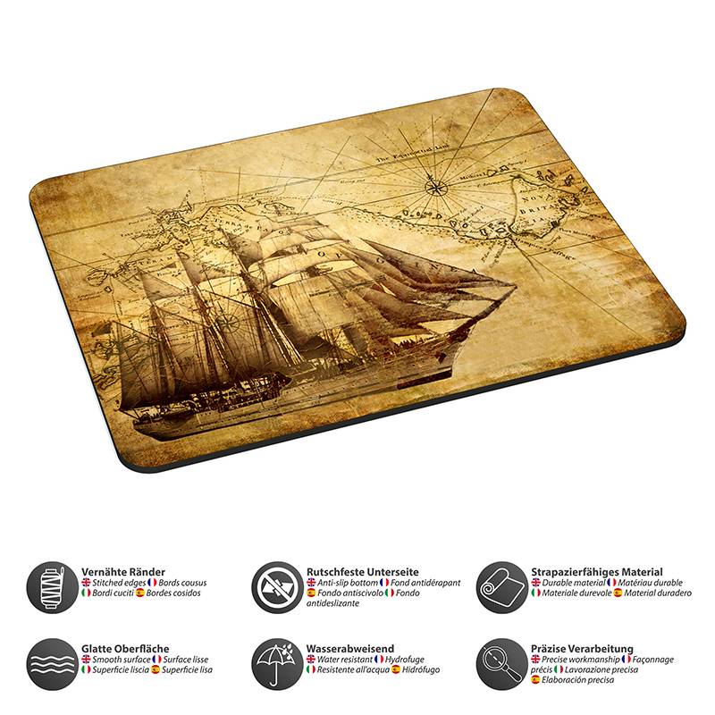 Ein Schneidebrett im Vintage-Stil zeigt eine Illustration eines alten Schiffes vor einem verblassten Weltkartenhintergrund, ergänzt durch Produktmerkmal-Icons unten.