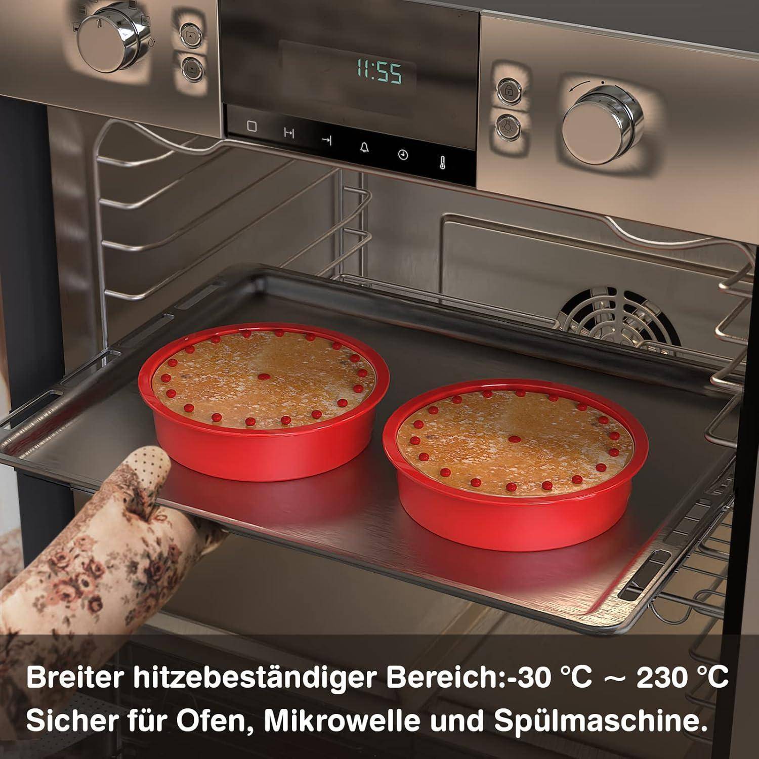 Backofen mit Kuchen darin auf einem Backblech. Der Text im Bild lautet: 