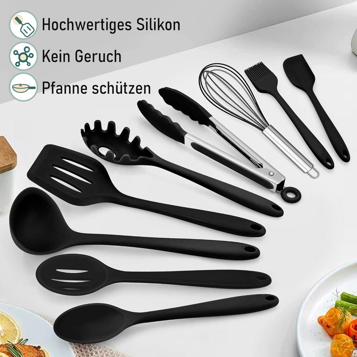 Ein Set schwarzer Silikonküchenutensilien wird präsentiert, darunter Löffel und ein Schneebesen, mit deutschem Text, der Vorteile wie Geruchslosigkeit hervorhebt.