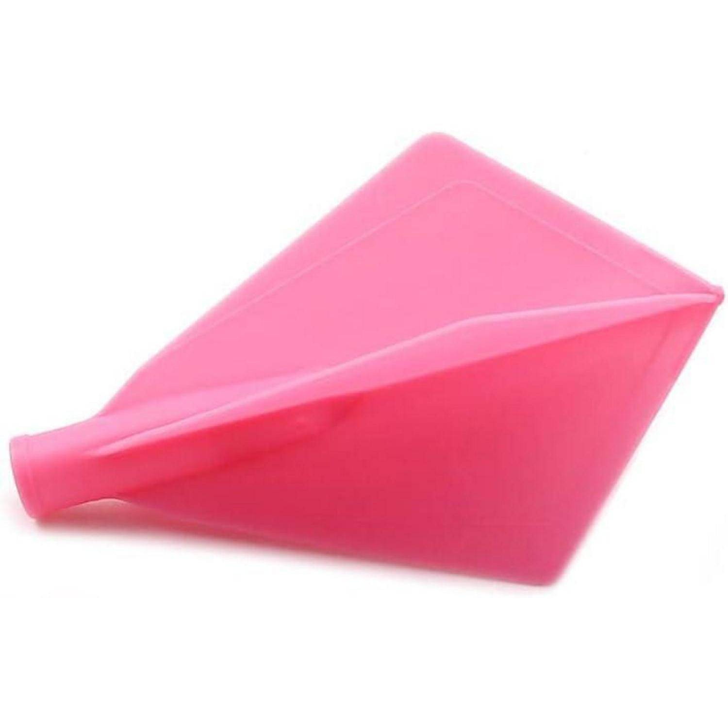 Ein rosa Plastiktrichter auf einem weißen Hintergrund.