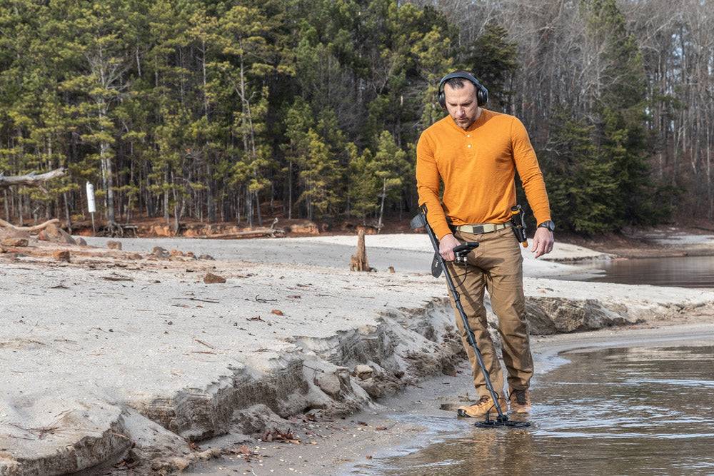 Nokta Triple Score Pro mit Bluetooth Kopfhörer und zwei Suchspulen