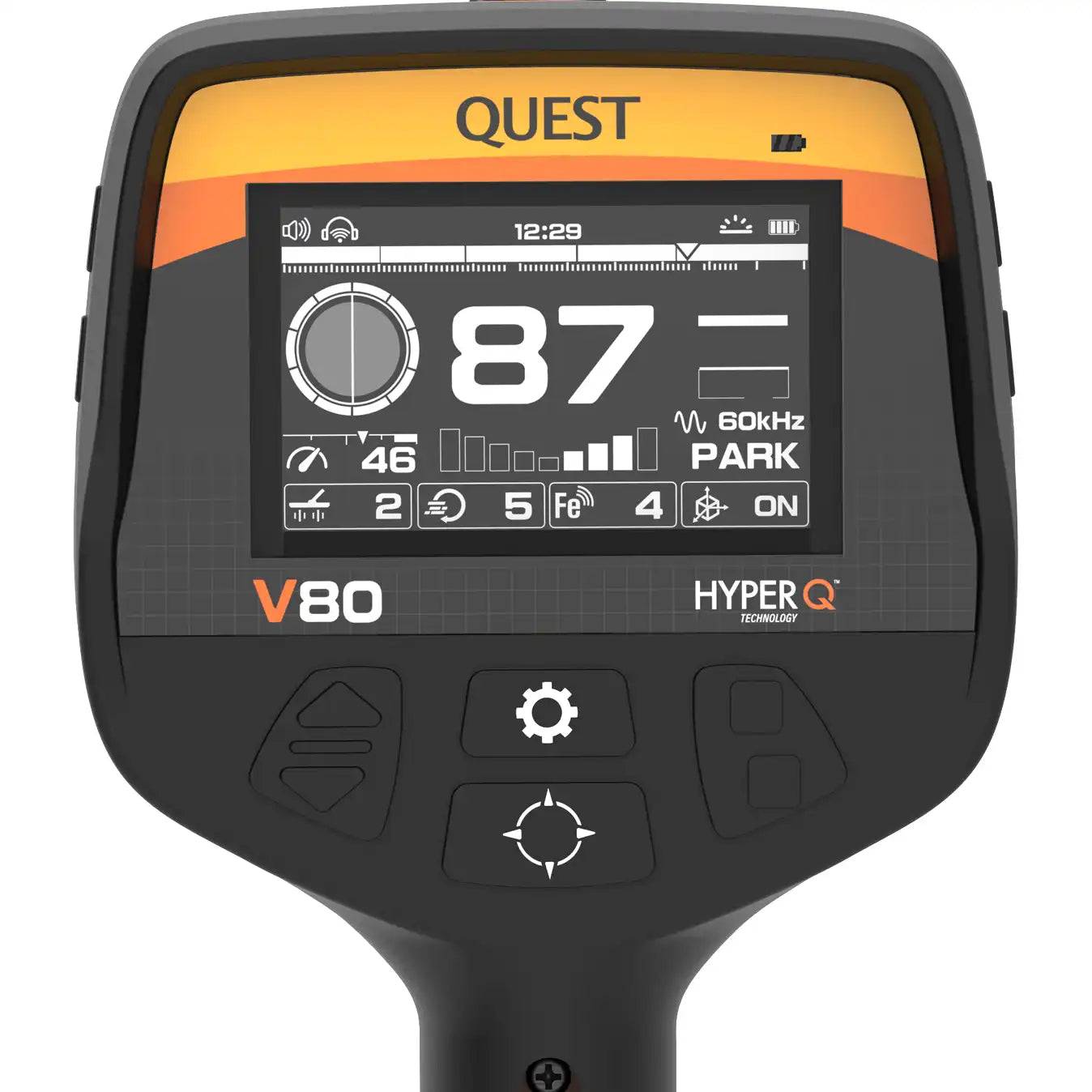 Quest V80 HyperQ Metalldetektorkopf zeigt Ziel-ID 87, 60 kHz Park-Modus und Statussymbole auf einem Bildschirm mit physischen Tasten darunter.