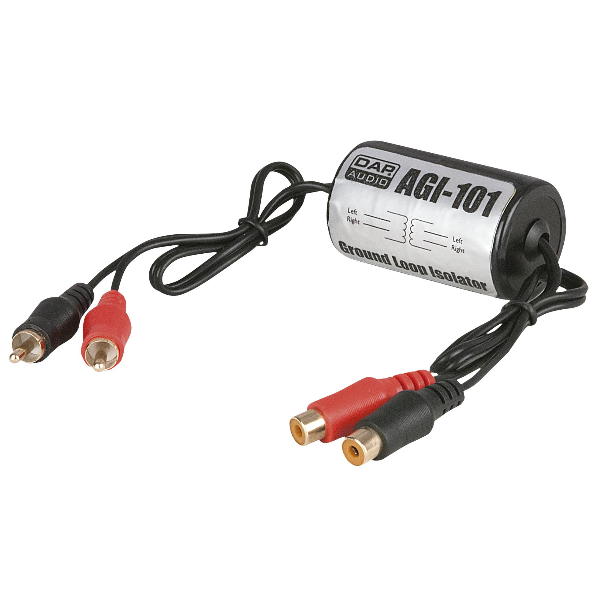 Ein Masseschleifenisolator mit zwei Sätzen Audiokabeln, einer roten und einer schwarzen. Das Gerät ist mit 'DAB Audio AG-101' beschriftet.