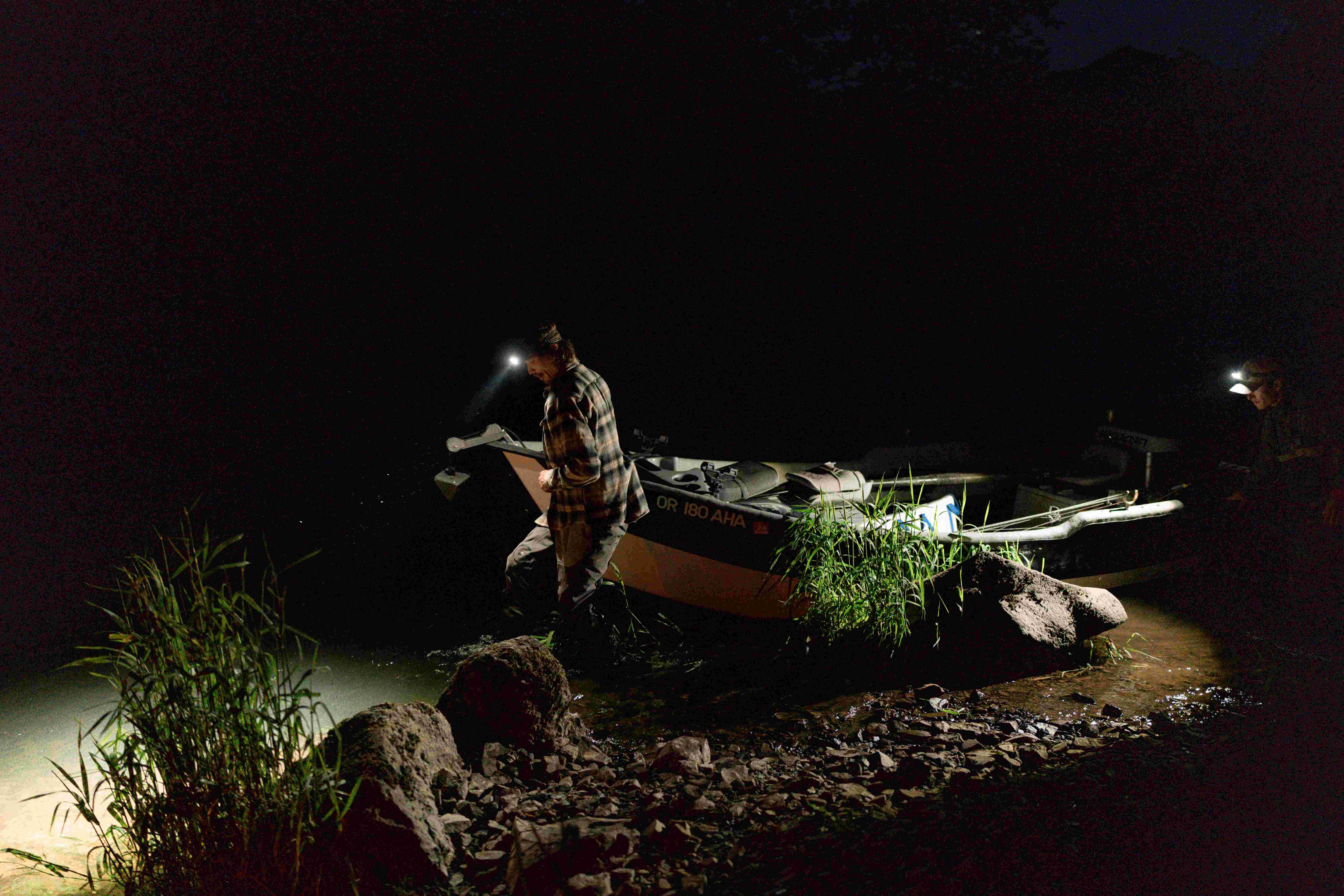 Ledlenser Aufladbare Stirnlampe mit automatischer Steuerung, Digitalfokus und RGB-Licht 503089