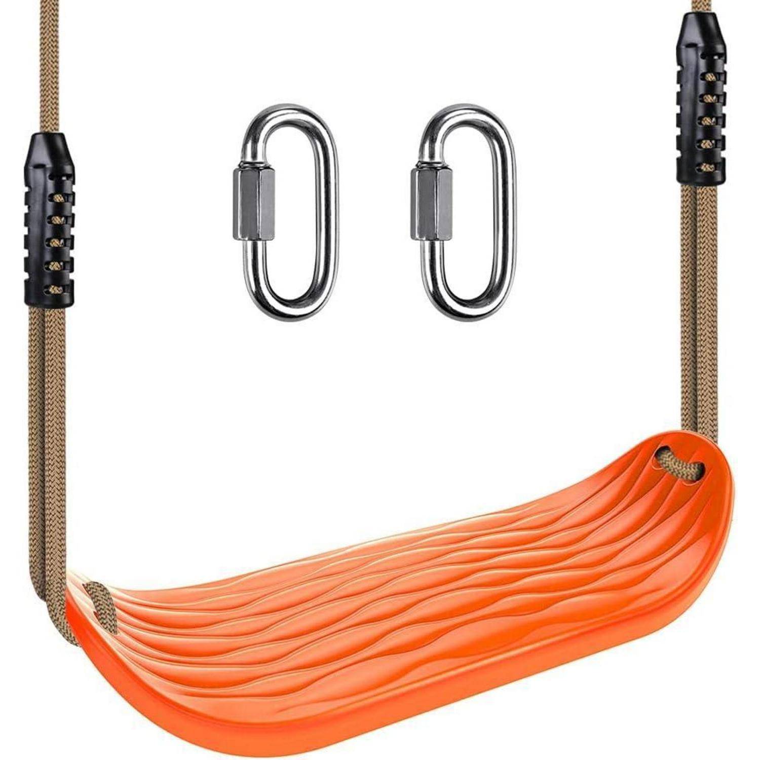 Eine orangefarbene Schaukel mit Wellenmuster und zwei verbundenen Metallkarabinern zur Befestigung.
