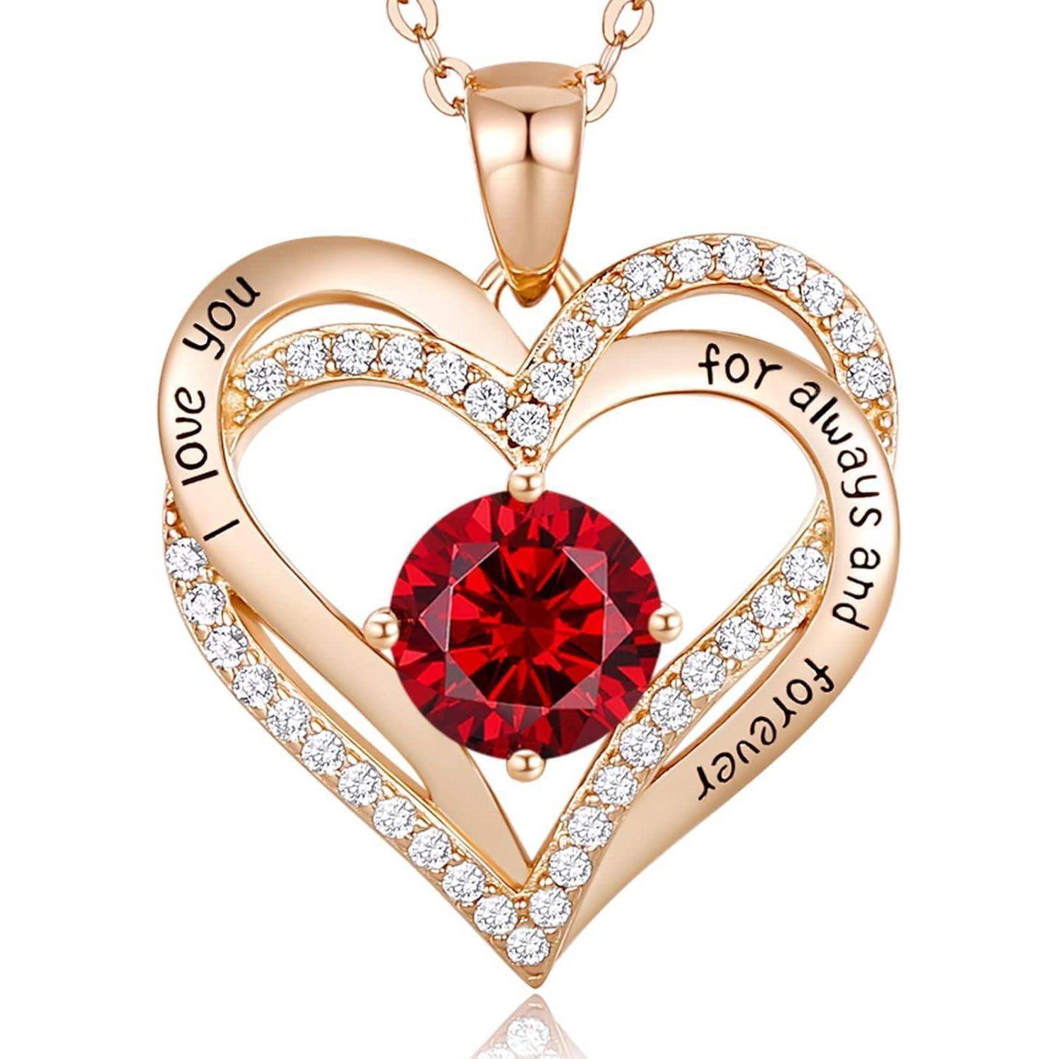 Ein Goldherz-Anhänger mit Diamant-Akzenten trägt die Worte „Ich liebe dich für immer und ewig