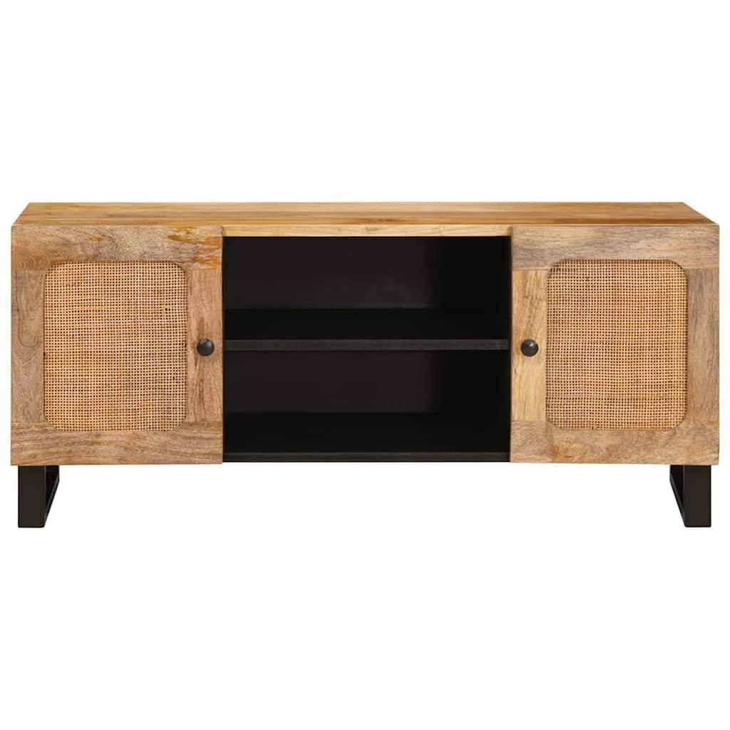 Eine Holz-TV-Kommode mit zwei Rattantüren auf jeder Seite, offenen Regalen in der Mitte und schwarzen Beinen. Ideal für moderne Wohnzimmer.