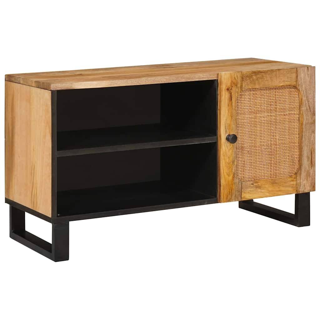 Ein Holzsideboard mit natürlicher Oberfläche, das eine einzelne geflochtene Schranktür rechts und zwei offene Regale links aufweist.