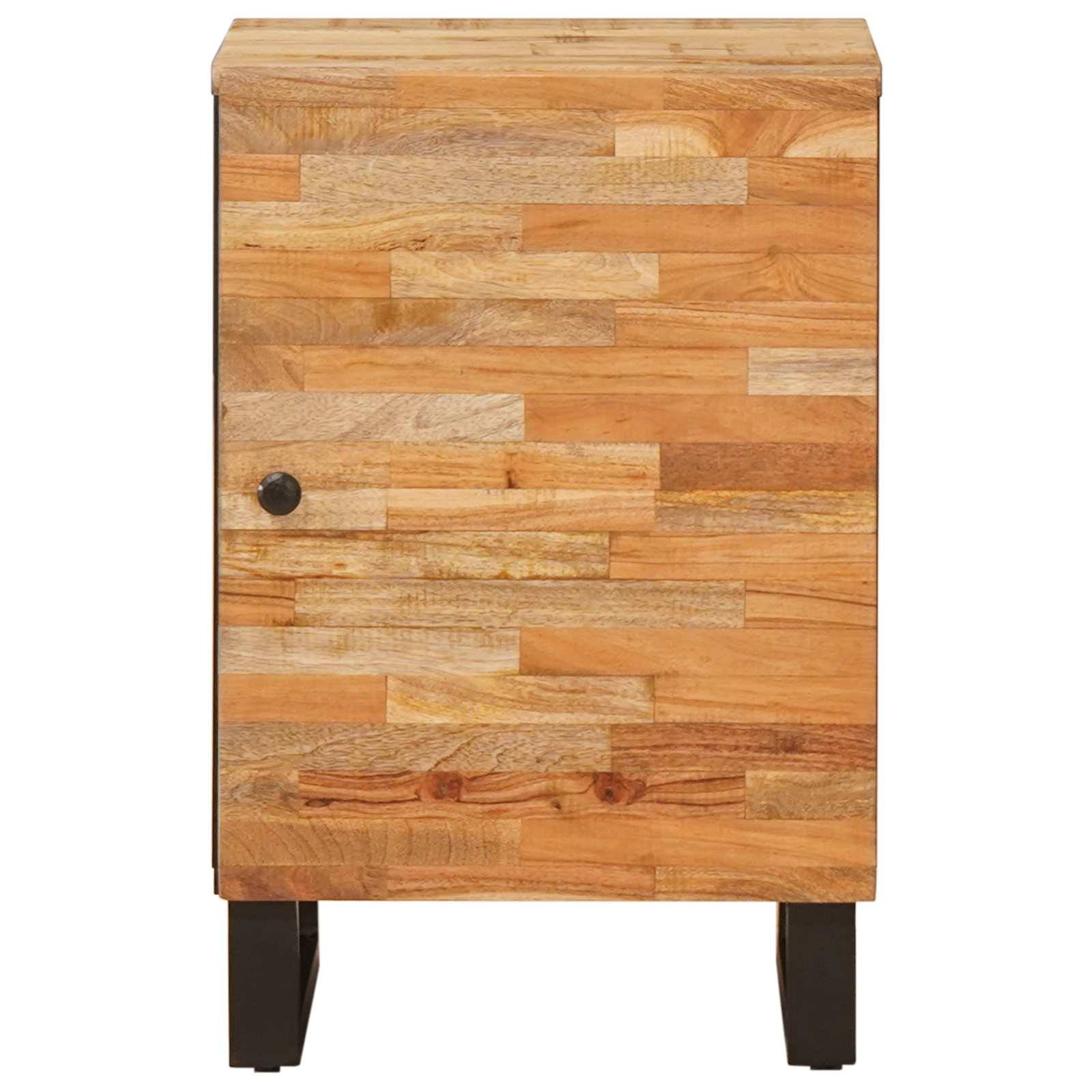 Ein Holzschrank mit einem Patchwork-Design aus verschiedenen Holztönen. Er verfügt über einen einzelnen schwarzen Knauf auf der linken Seite und steht auf schwarzen Beinen.