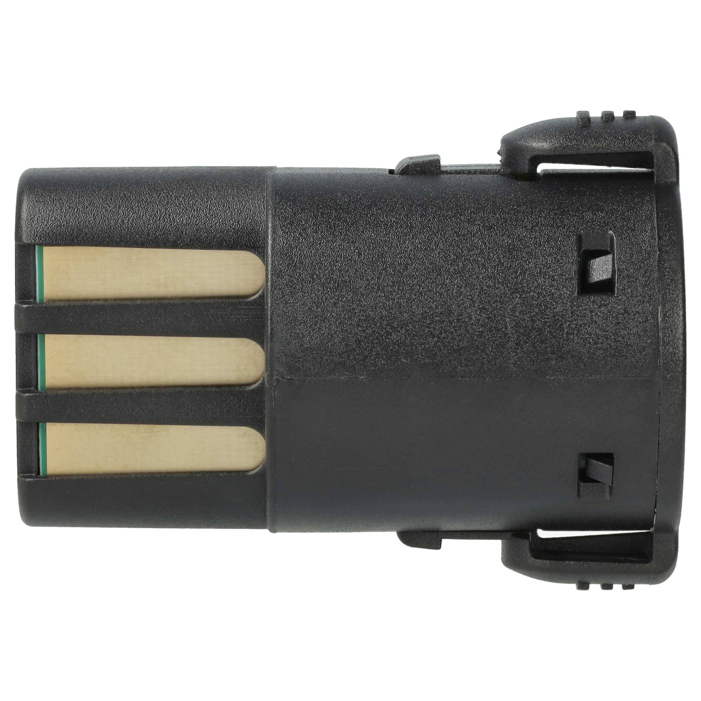Nahaufnahme eines schwarzen USB-Adapters mit zylindrischer Form und sichtbaren metallischen Anschlüssen an einer Seite, verwendet zum Verbinden von Geräten.