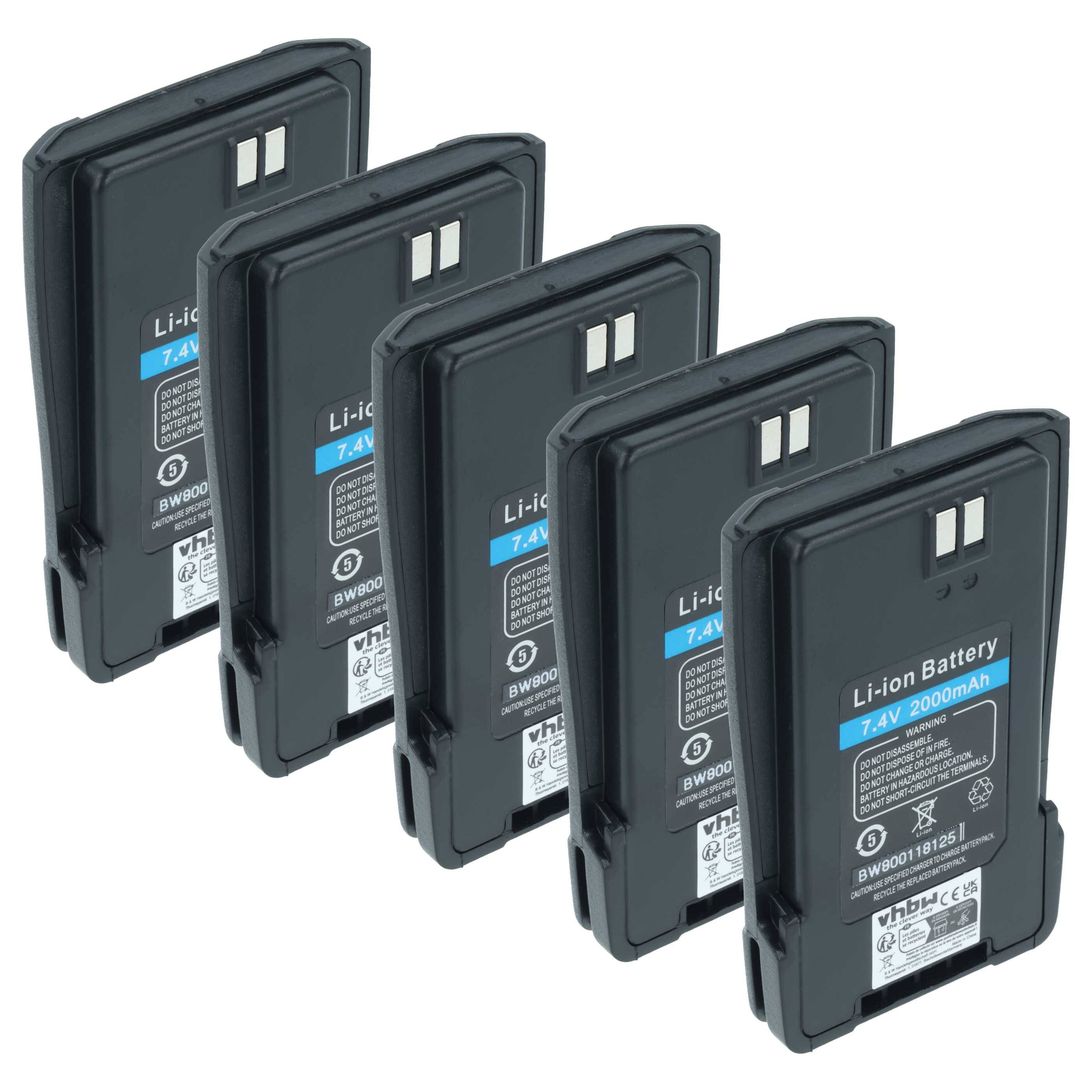 Fünf schwarze Li-Ionen-Batterien, jede mit der Beschriftung 7,4V 2000mAh, in einer Reihe mit zwei Metallkontaktstiften oben, vor einem weißen Hintergrund.