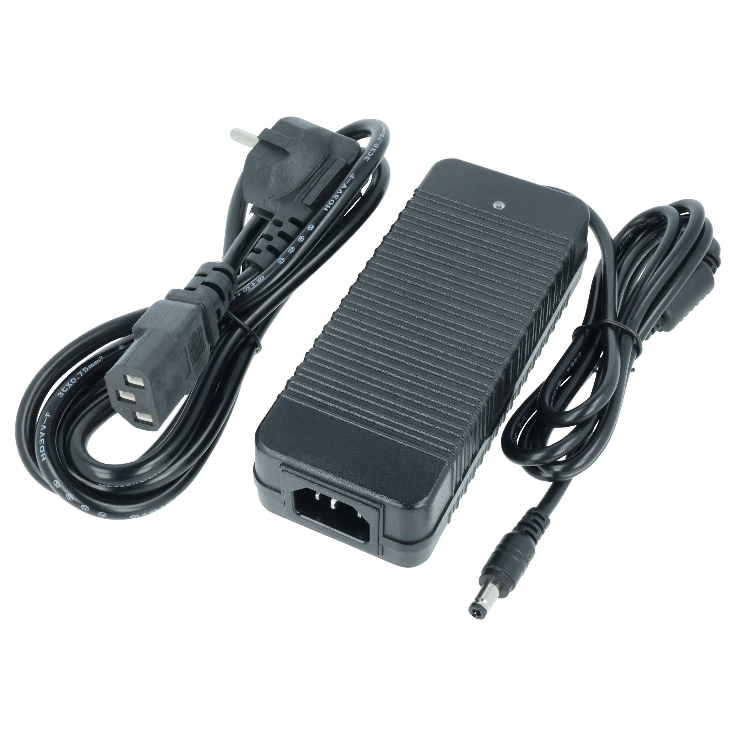 Ein schwarzes Netzteil mit geripptem Gehäuse, versehen mit zwei abnehmbaren Kabeln: einem Netzkabel mit europäischem Stecker und einem Ausgangskabel.
