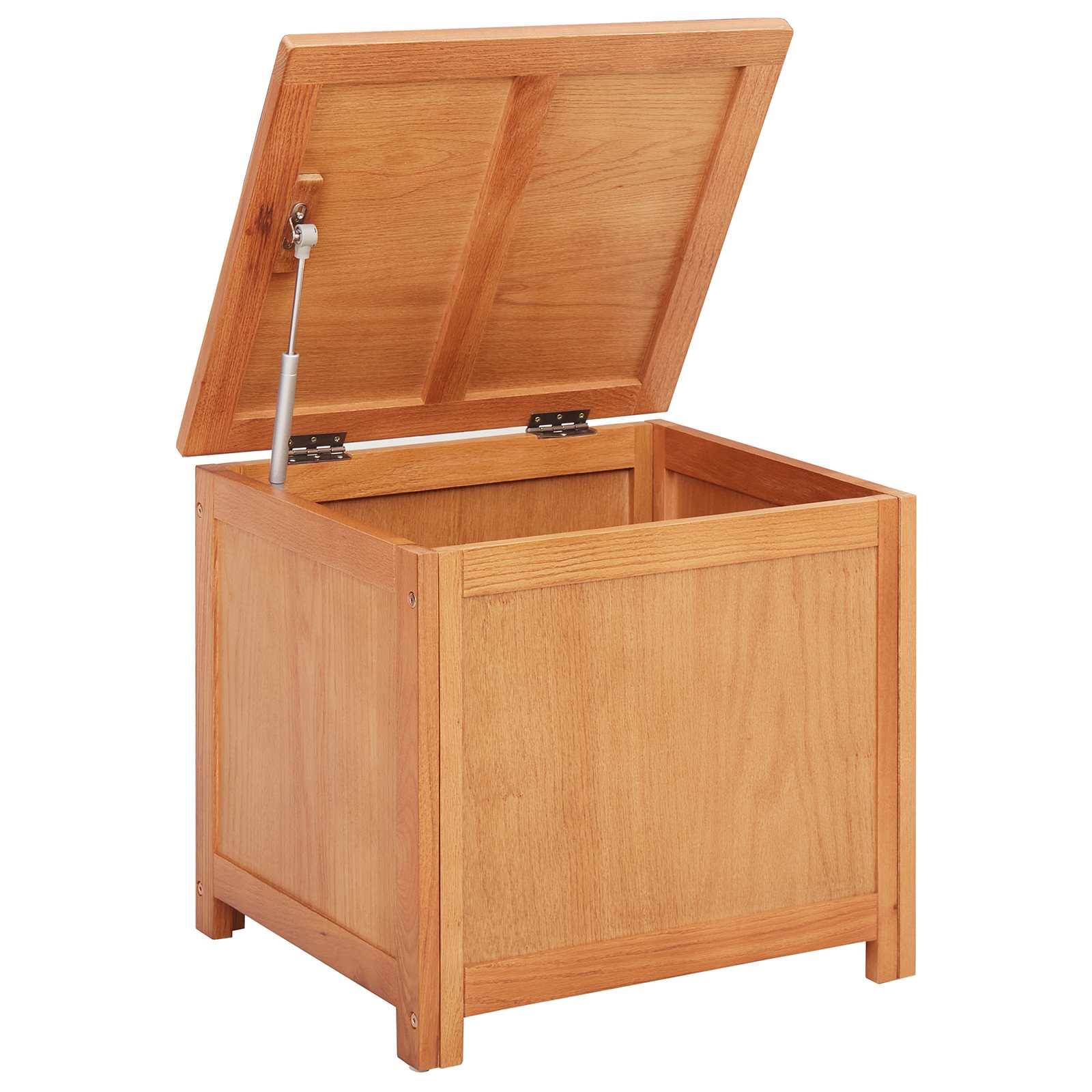 Eine Holzkiste mit offenem Deckel, der das leere Innere offenbart. Sie ist aus hellem Braun gefärbetem Holz gefertigt und verfügt über ein einfaches, quadratisches Design, das auf vier kleinen Beinen ruht.