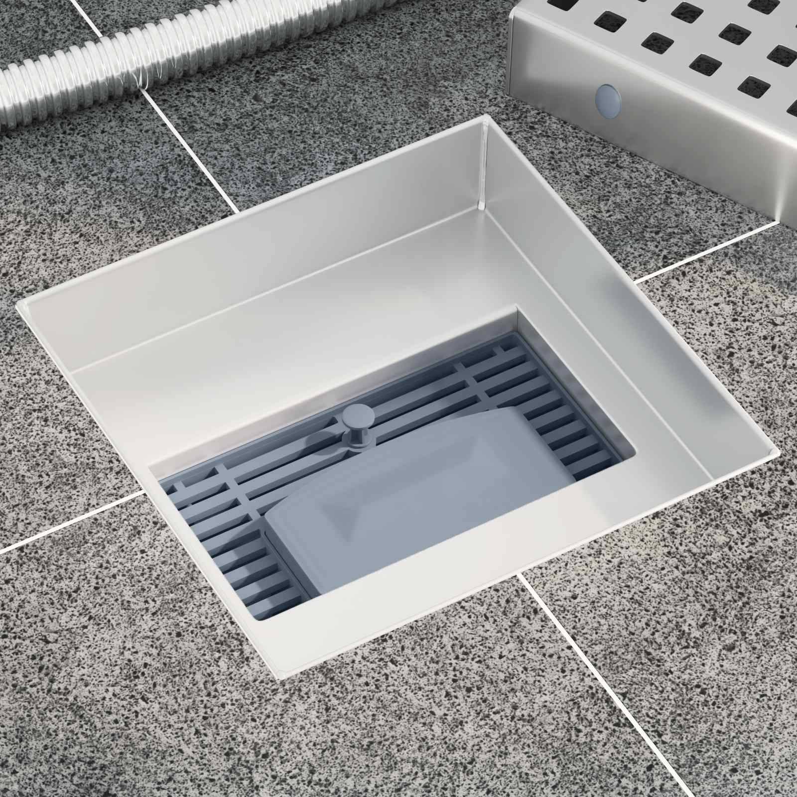 Ein moderner, quadratischer Bodenablauf mit abnehmbarem Rost auf einer gefliesten Oberfläche, konzipiert für eine effiziente Wasserableitung in Badezimmern oder Küchen.