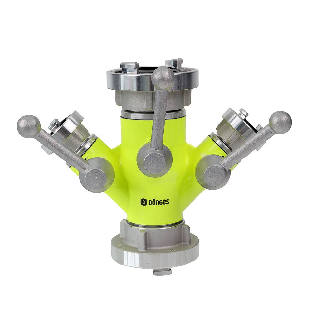 Ein heller gelber Feuerwehrschlauch-Adapter mit drei Ventilen, mit der Aufschrift 