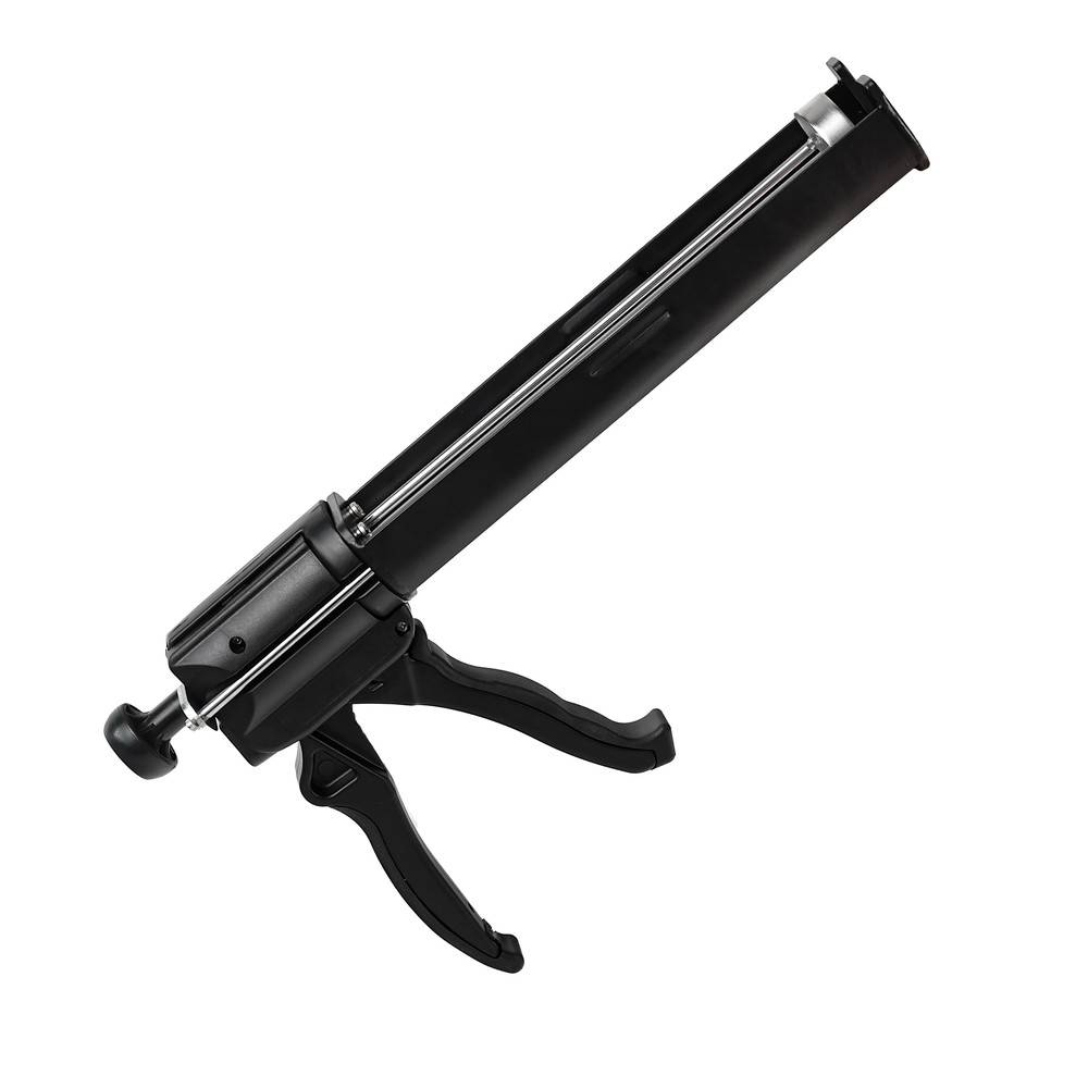 Eine schwarze Kartuschenpistole mit Abzuggriff, entwickelt zum Auftragen von Dichtungsmittel oder Klebstoff, auf einem schlichten weißen Hintergrund.