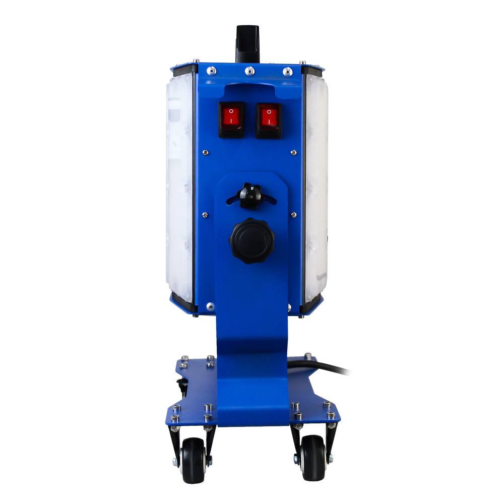 Dampfreiniger mit blauem Rahmen, zwei roten Schaltern und Rollen für einfache Mobilität, entwickelt für schwere Reinigungsaufgaben.