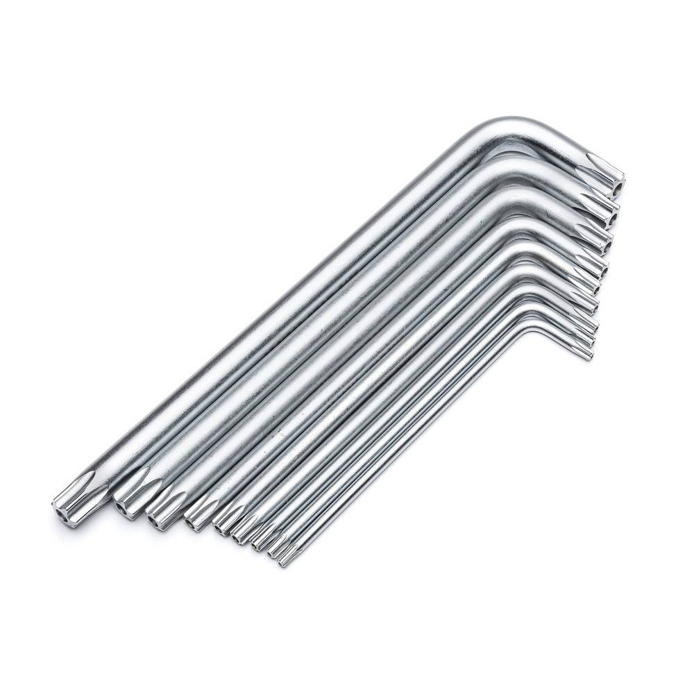 Ein Satz silberner L-förmiger Torx-Schraubenschlüssel, der der Größe nach von kleinsten bis größten geordnet auf einem weißen Hintergrund angeordnet ist.