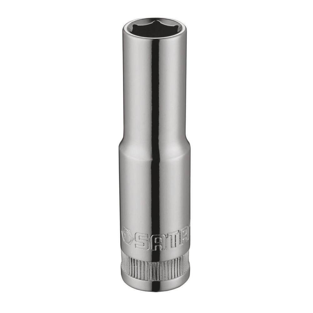 Ein Chrom-Steckschlüssel mit sechseckiger Öffnung, der zum Drehen von Schrauben und Muttern verwendet wird und mit gravierten Schriftzügen und einer strukturierten Griffoberfläche ausgestattet ist.