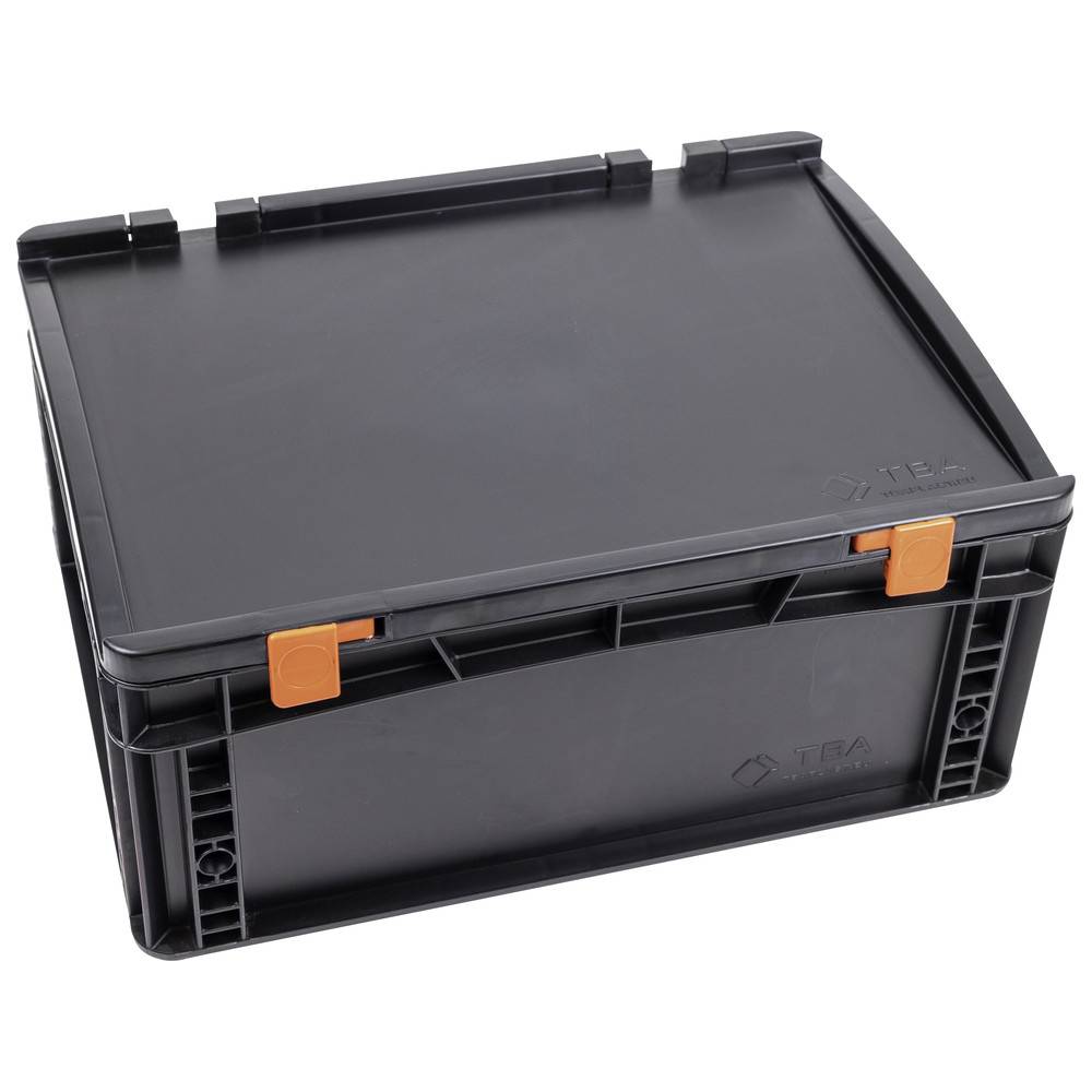Eine schwarze Kunststoff-Aufbewahrungsbox mit Deckel und zwei orangefarbenen Verschlüssen, entwickelt zur Werkzeug- oder Ausrüstungsorganisation und -transport.