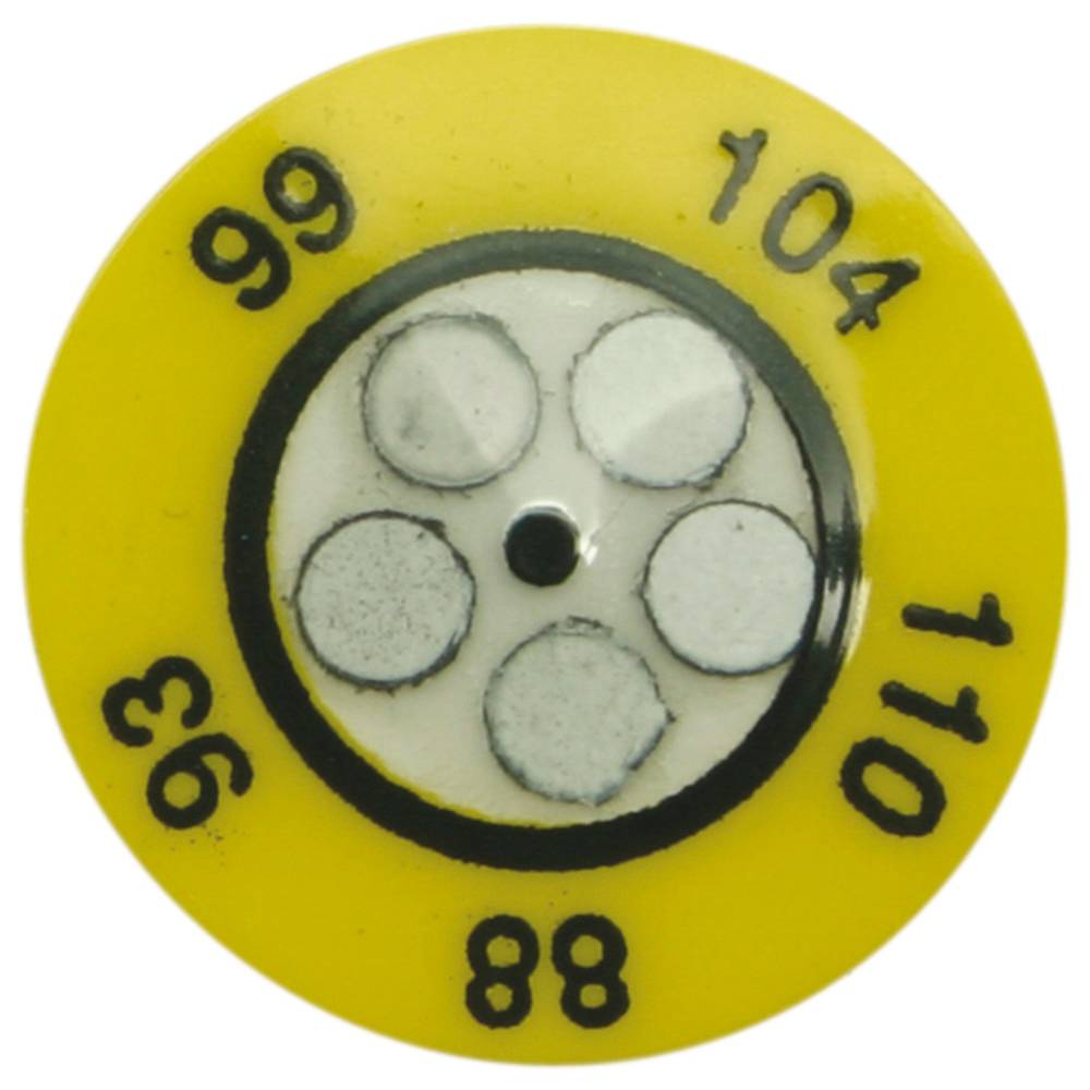 Eine gelbe kreisförmige Hantelscheibe, die an der Kante mit den Zahlen 99, 104, 110, 93 und 88 markiert ist.