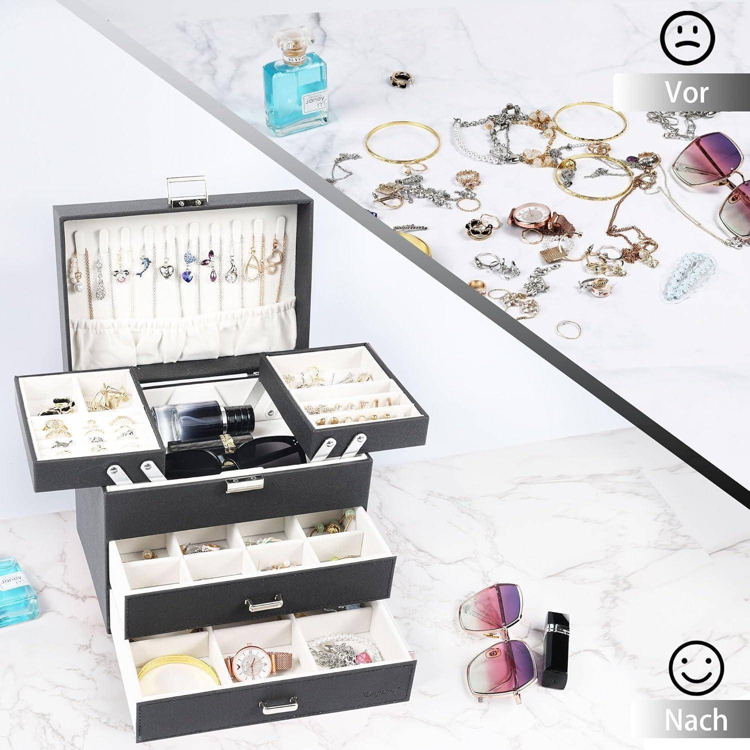 Vorher': Schmuck, der auf einem Tisch verstreut liegt. 'Nachher': Ordentlich sortierter Schmuck in einer schwarzen Aufbewahrungsbox mit Schubladen, die eine saubere Anordnung zeigt.