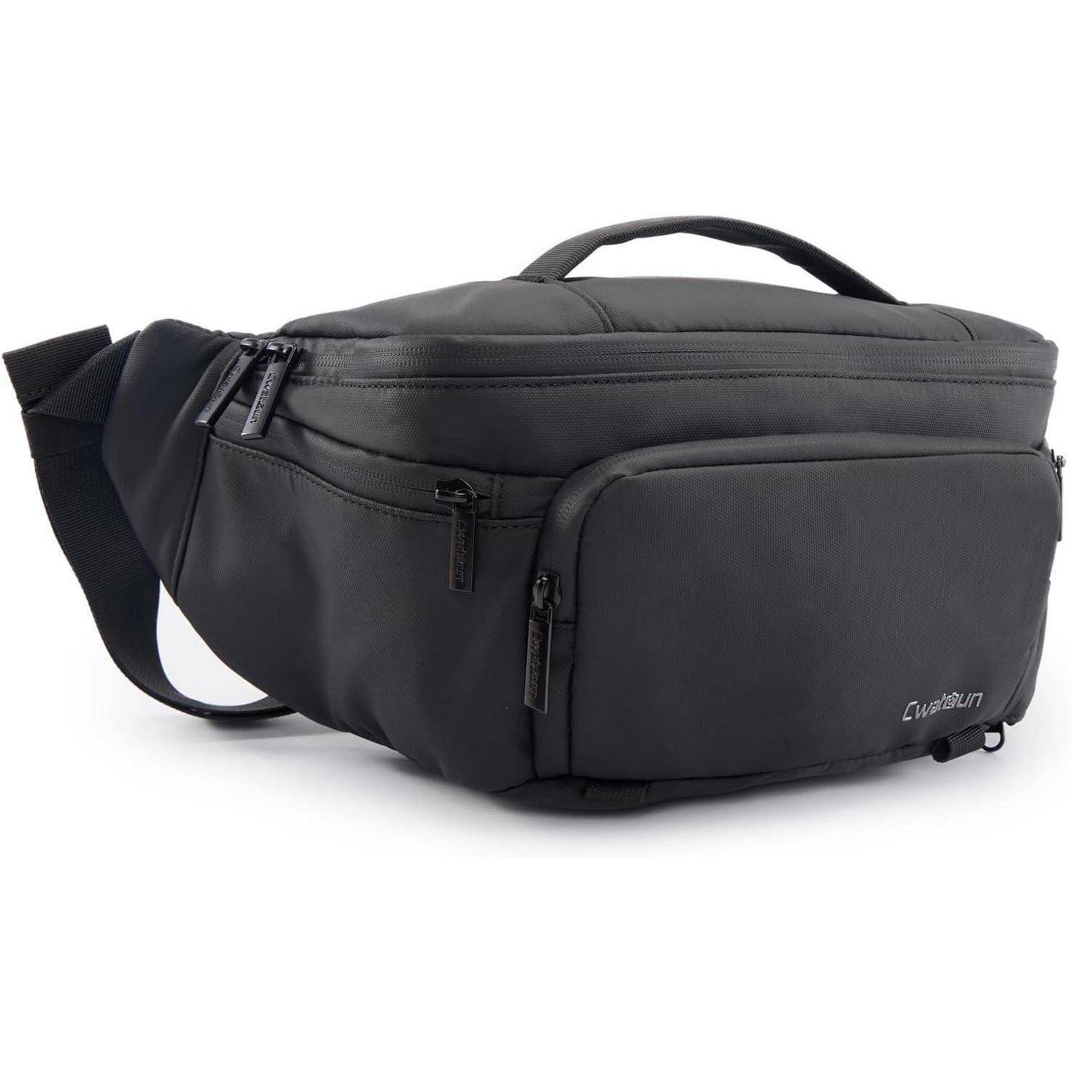 Eine schwarze Gürteltasche mit mehreren Reißverschlussfächern, ausgestattet mit einem verstellbaren Gurt und einem Griff oben.