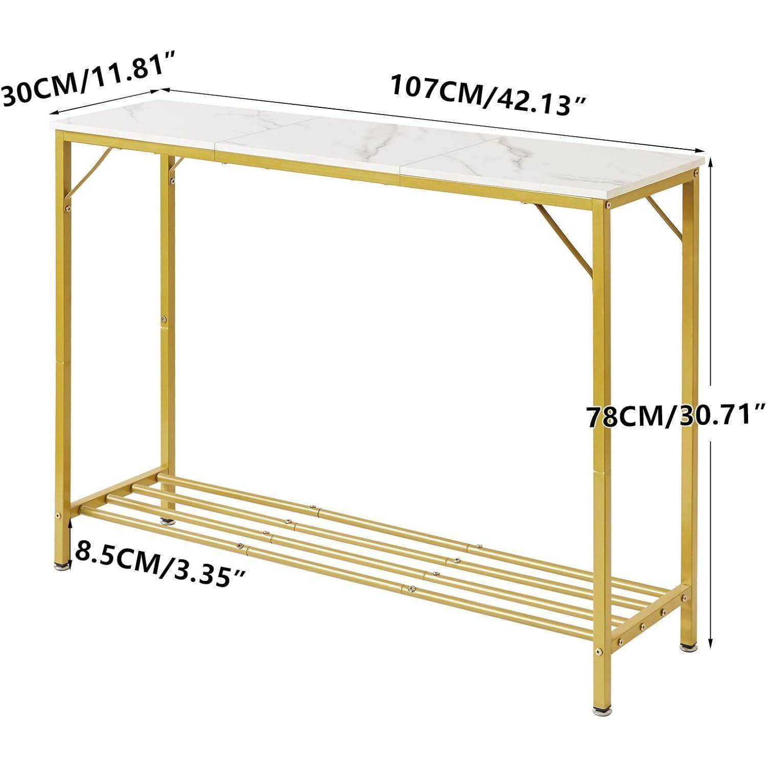 Ein Konsolentisch aus goldenem Metall mit einer weißen Marmorplatte. Maße: 107 cm breit, 30 cm tief und 78 cm hoch. Verfügt über ein unteres Ablageregalbrett.