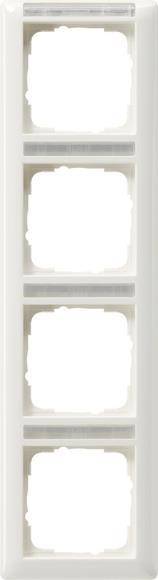 Eine Nahaufnahme eines weißen Fensterrahmens mit vier mattierte Glasscheiben, hinter denen keine sichtbaren Details erkennbar sind.