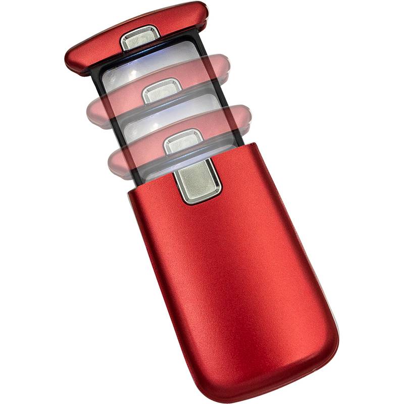 Ein roter Handyhalter für das Auto mit einem Schiebemechanismus, der verschiedene Handygrößen aufnehmen kann, dargestellt in drei Positionen, um die verstellbare Halterung zu demonstrieren.