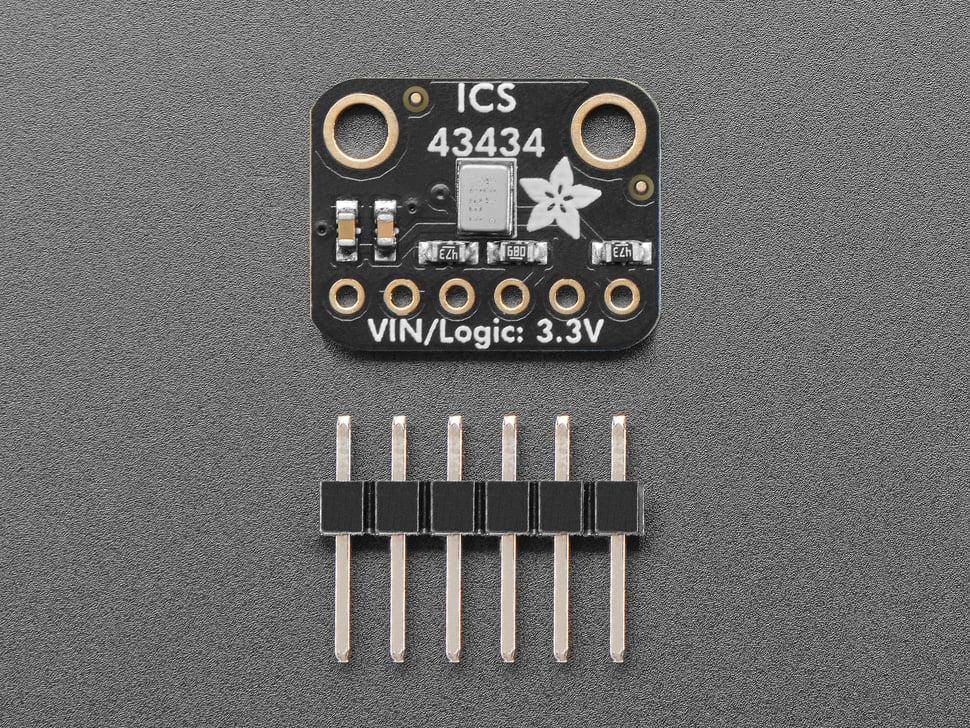 ICS 43434' Mikrofon-Sensormodul mit sichtbaren Lötstellen und einem separaten Pinheader, ausgelegt für Logikverbindungen mit 3,3V.