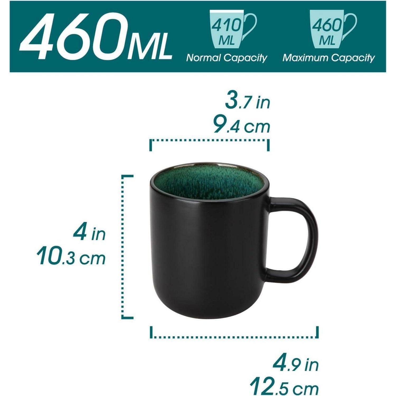 Schwarze Tasse mit grüner Innenseite. Abmessungen: 10,2 cm hoch, 12,4 cm breit, fasst bis zu 460 ml. Normale Kapazität ist 410 ml.