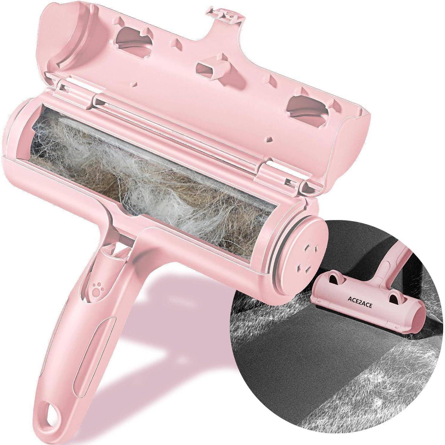 Pinker Tierhaarentferner mit Griff, geöffnet, um die gesammelten Haare im Inneren zu zeigen. Eingesetztes Bild zeigt das Werkzeug beim Entfernen von Haaren von einer grauen Oberfläche.