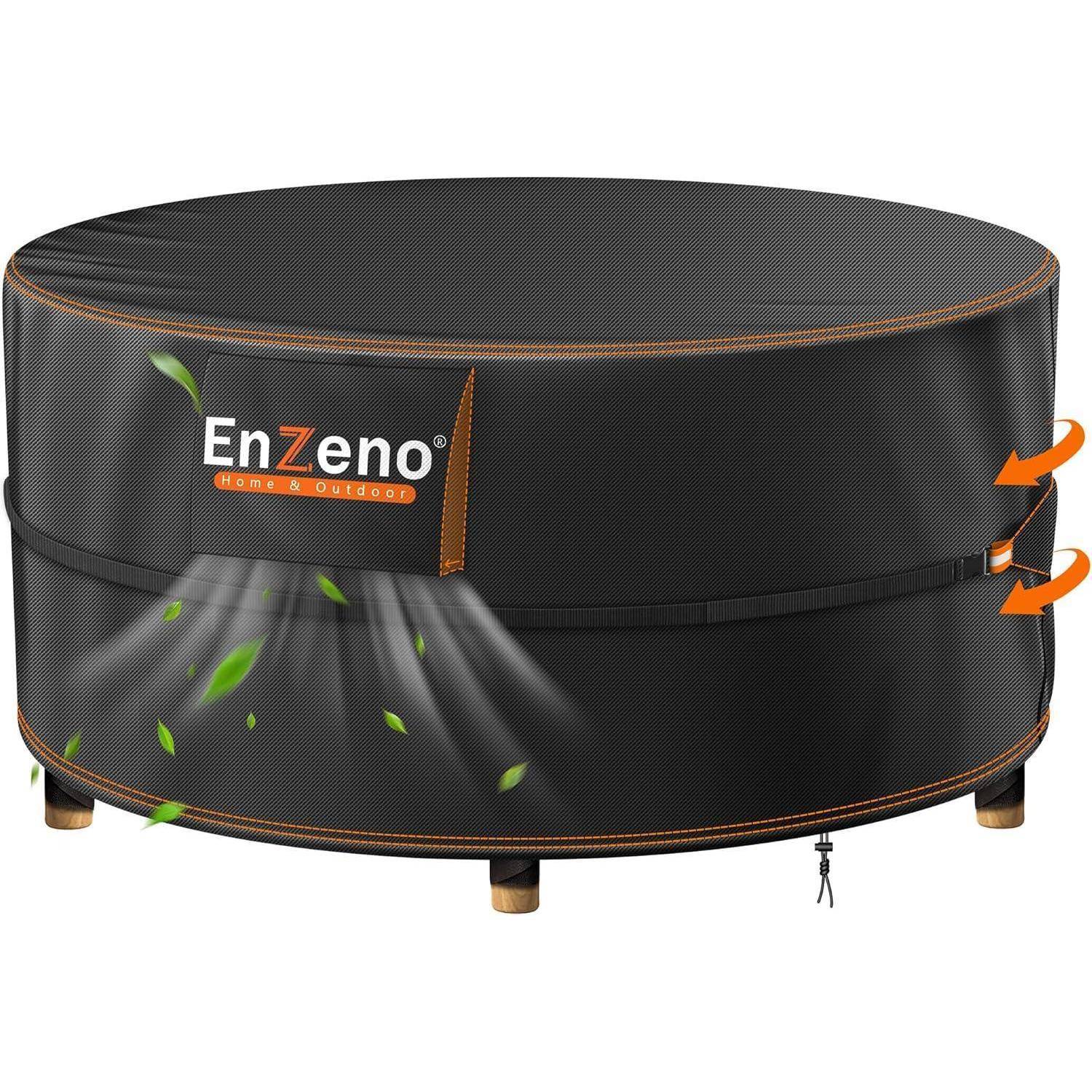 Eine isolierte, schwarze runde Abdeckung für einen Whirlpool mit orangefarbenen Akzenten und grünen Blattgrafiken, ausgestattet mit einem Reißverschluss als Sicherungsmechanismus.