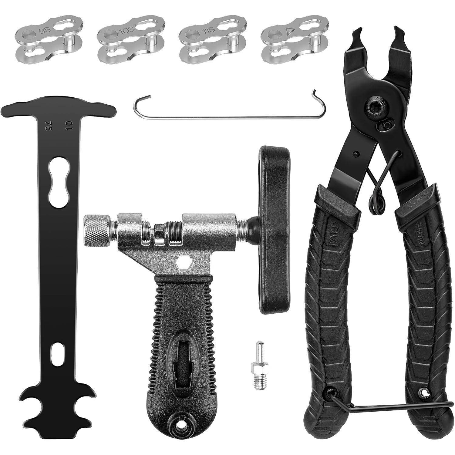 Fahrradketten-Reparaturset mit Kettennieter, Zange, Kettengliedmessgerät, Haken und Verbindern. Werkzeuge sind ordentlich angeordnet.