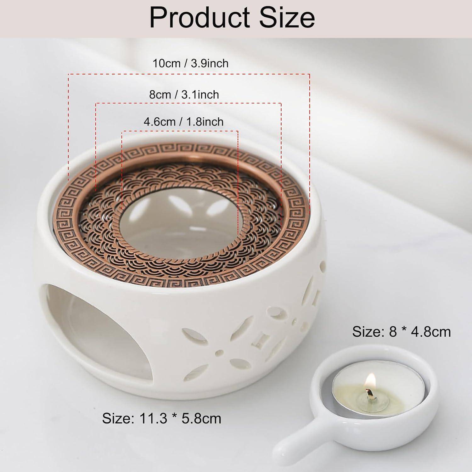 Produktgröße: Abbildung eines weißen Keramik-Aromavernebler mit Maßangaben, daneben eine kleine brennende Kerze. Der Vernebler ist 8 cm hoch.