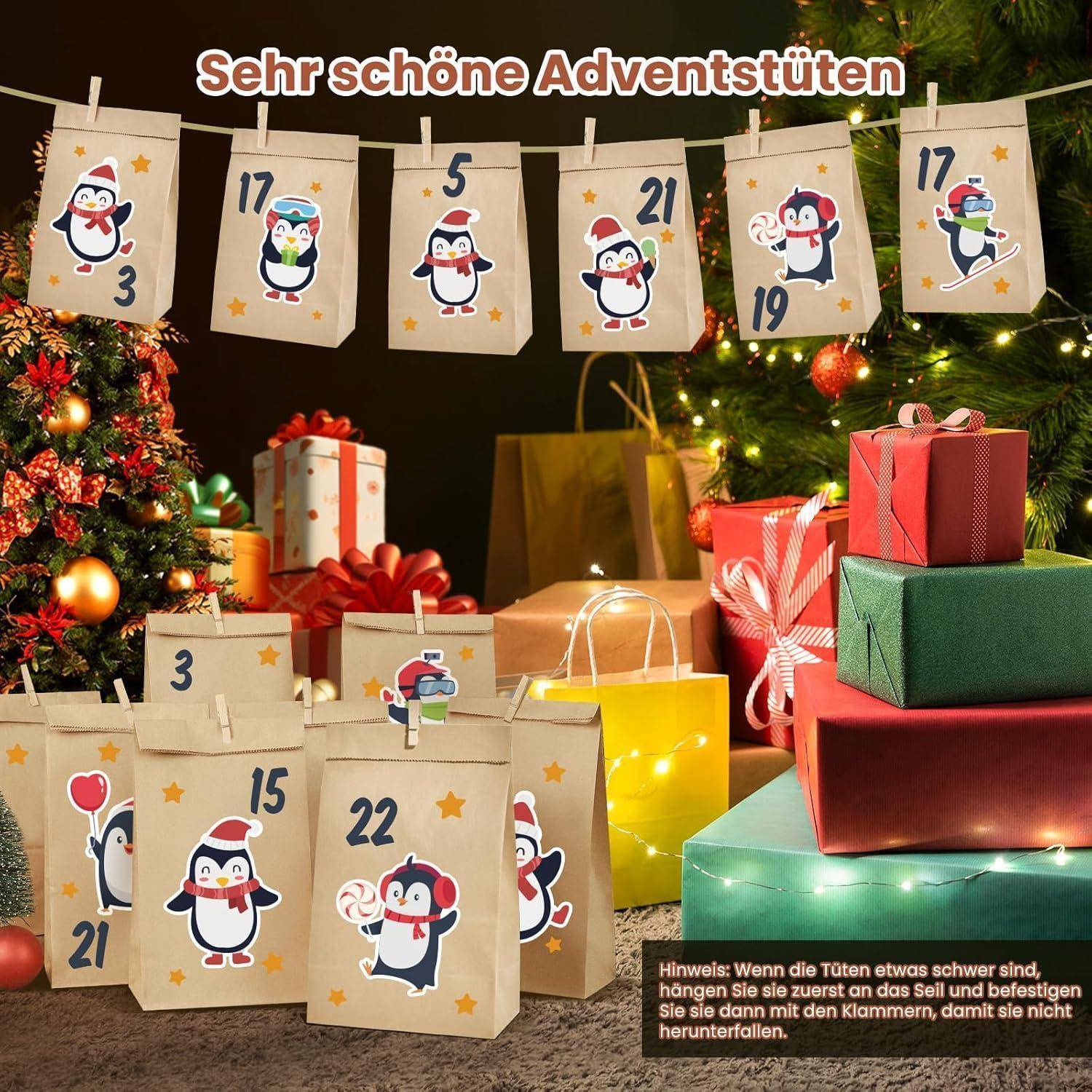 Eine Reihe von Adventsäckchen von 1 bis 24 nummeriert, jedes mit Pinguin-Illustrationen und festlichen Dekorationen, ist an einer Schnur mit Lichtern aufgehängt.