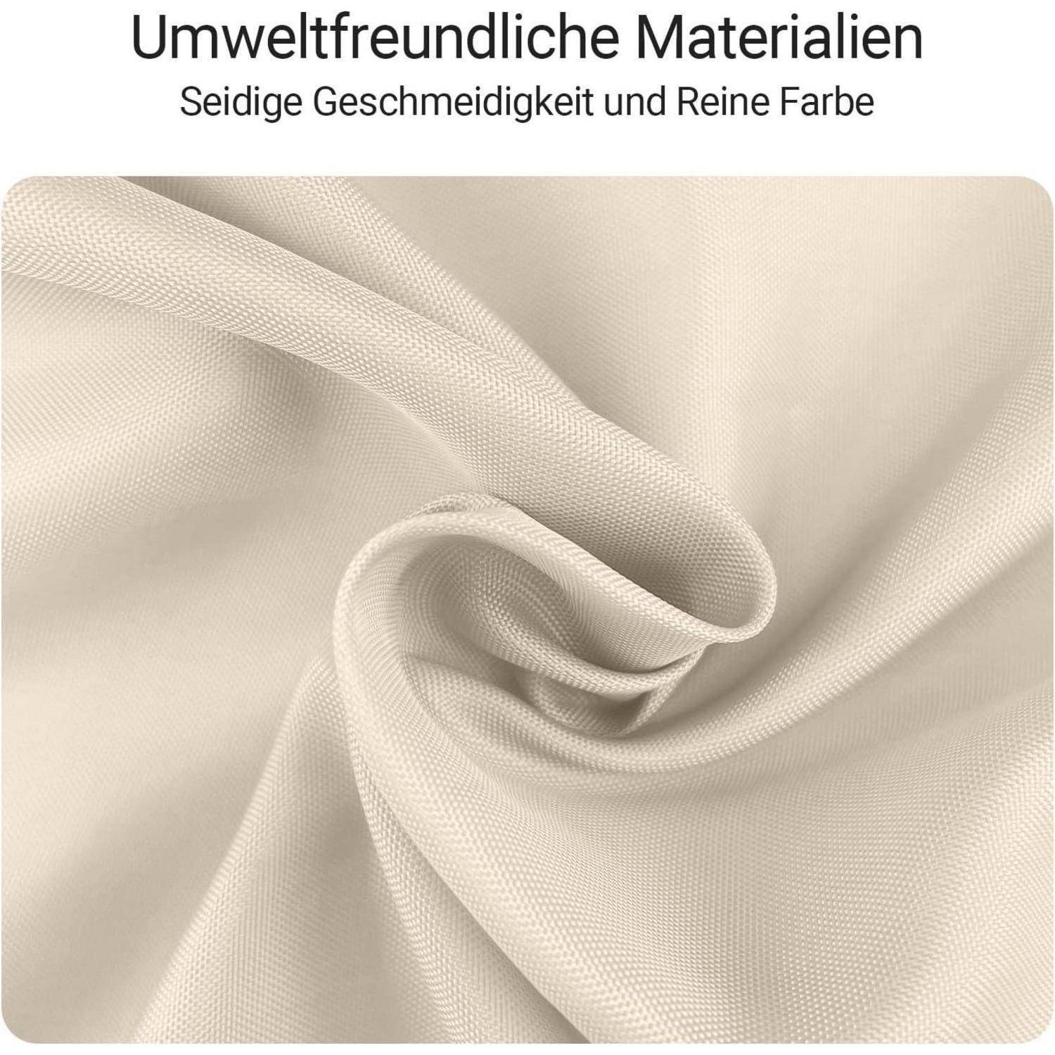 Eine Nahaufnahme von beigefarbenem, gefaltetem Stoff mit dem Text 'Umweltfreundliche Materialien Seidige Geschmeidigkeit und Reine Farbe' darüber, was umweltfreundliches Material andeutet.