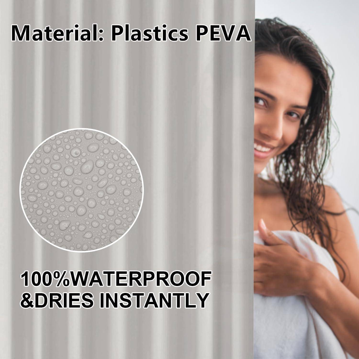 Material: Kunststoff PEVA. 100% wasserdicht & trocknet sofort.' Lächelnde Frau, die ein Handtuch neben einem Duschvorhang mit Wassertropfen hält.