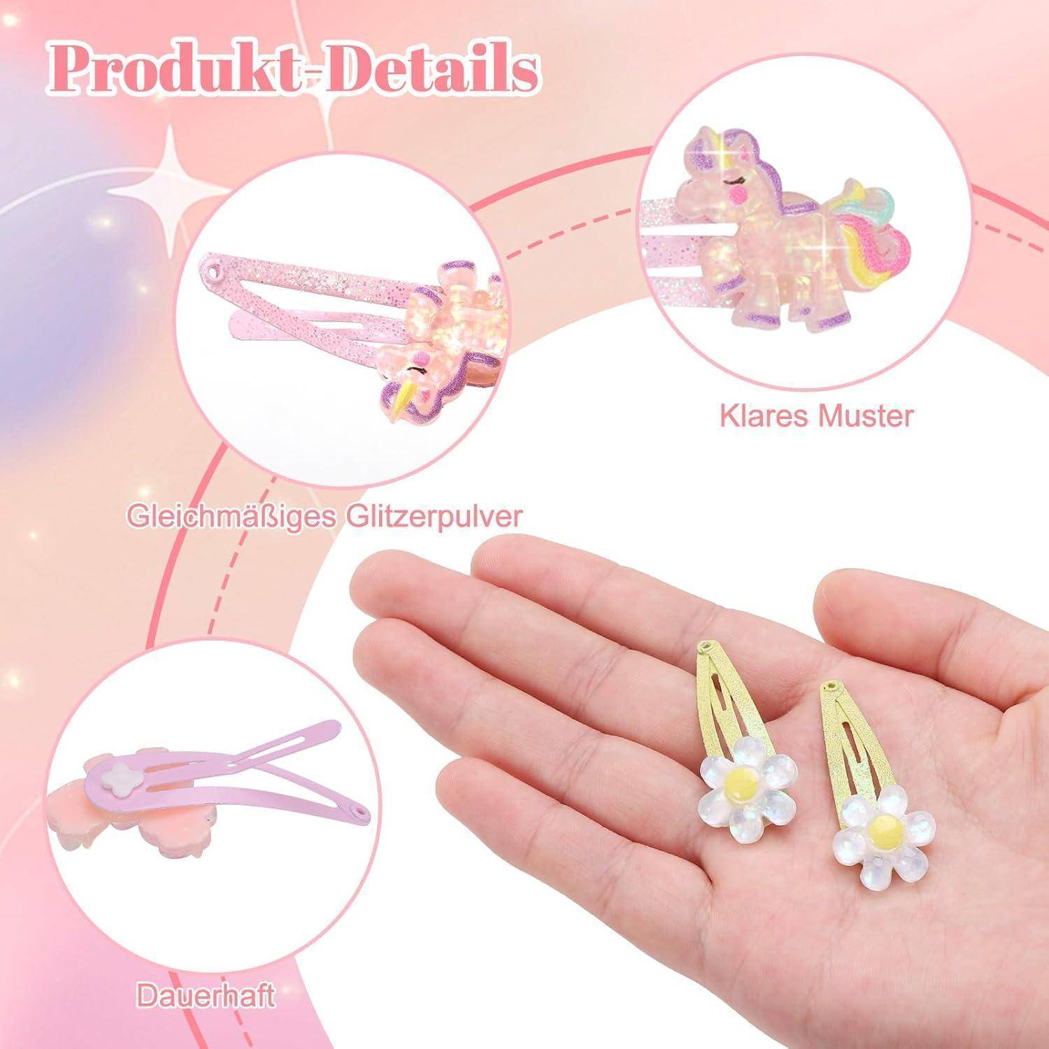 Hand, die eine blumenförmige Haarspange auf pinkfarbenem Hintergrund hält, mit dem Text 'Produkt-Details'. Darüber sind Einhorn und glitzernde Klammern zu sehen.